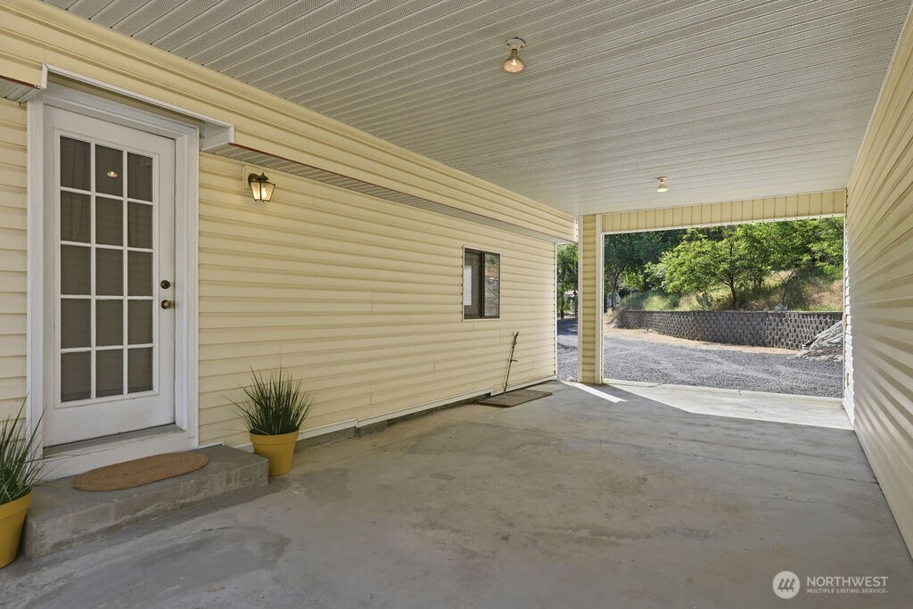 39879 W Mill Drive Property Photo 9