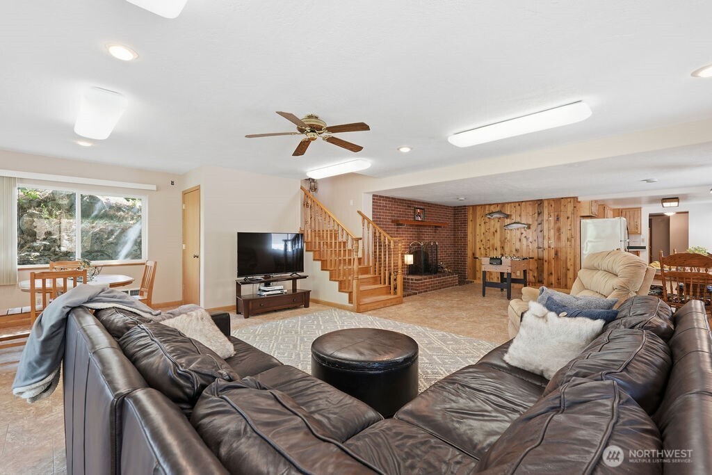 39879 W Mill Drive Property Photo 18