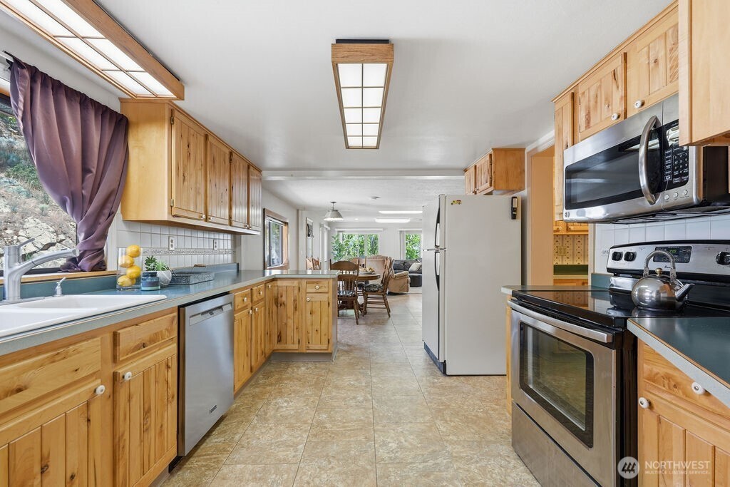 39879 W Mill Drive Property Photo 19