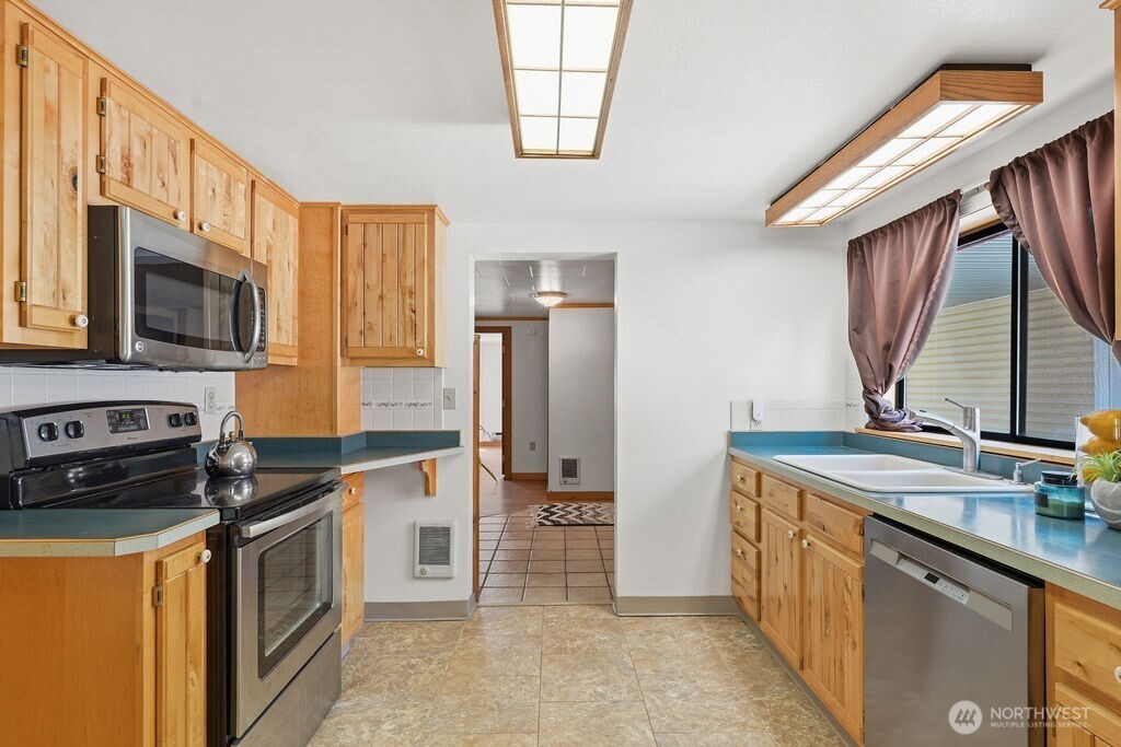39879 W Mill Drive Property Photo 20