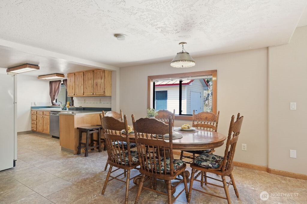 39879 W Mill Drive Property Photo 27