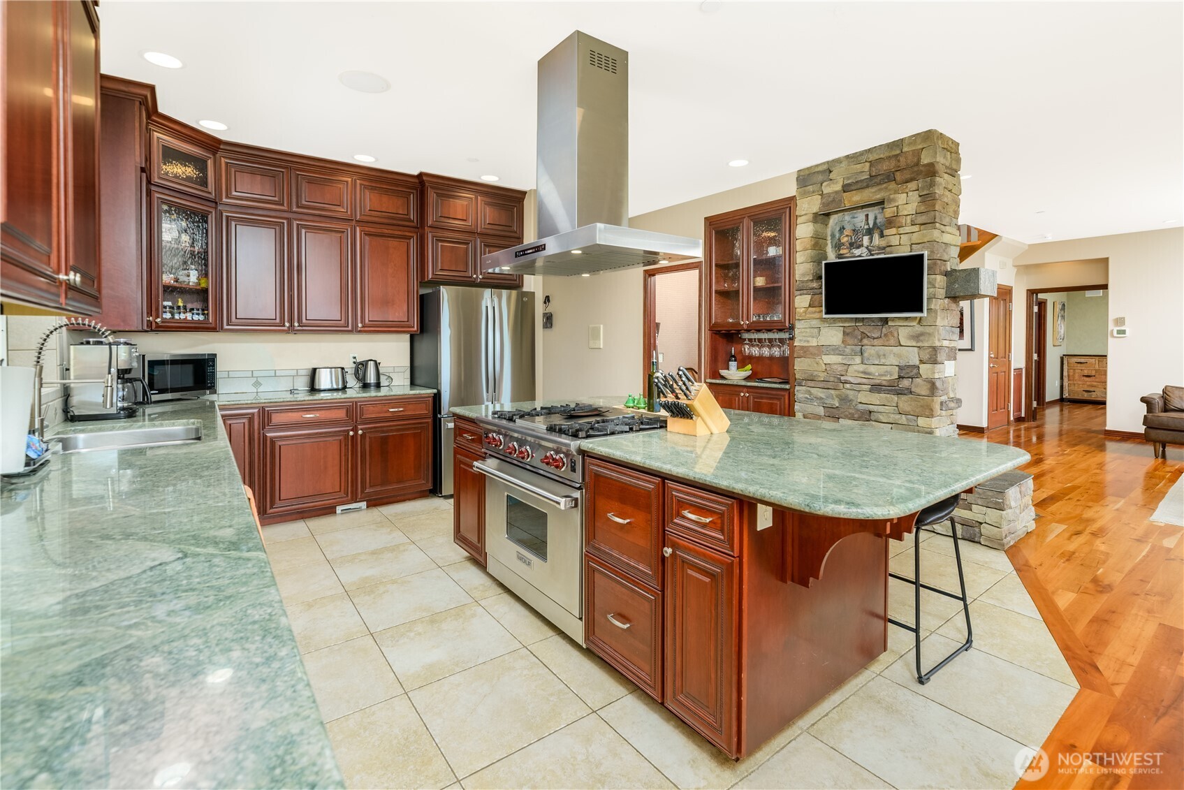 1743 Freshwater Bay Road Property Photo 10