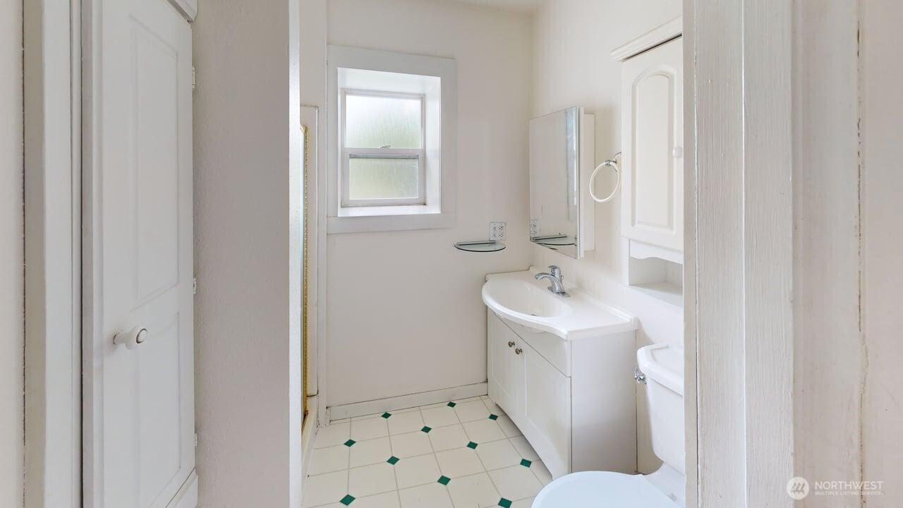 505 Waldron Street Property Photo 4