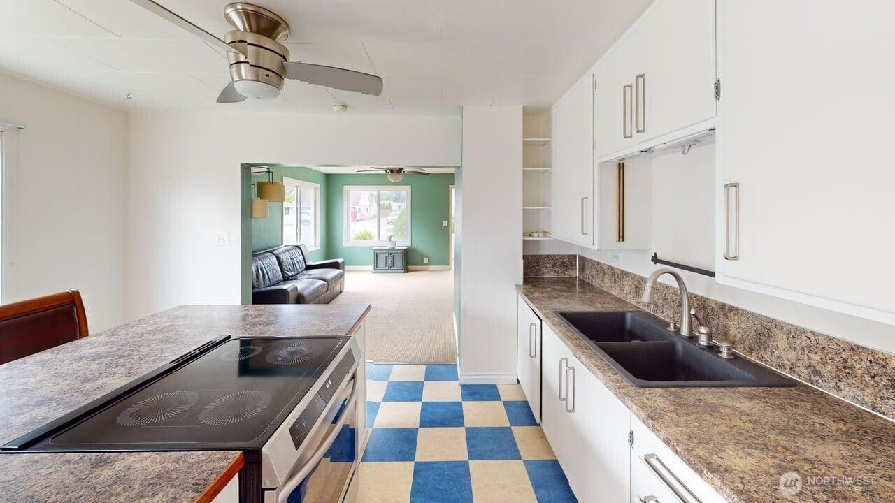 505 Waldron Street Property Photo 13