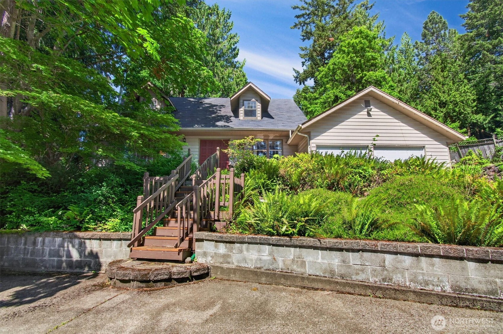1411 Miller Drive Property Photo 3