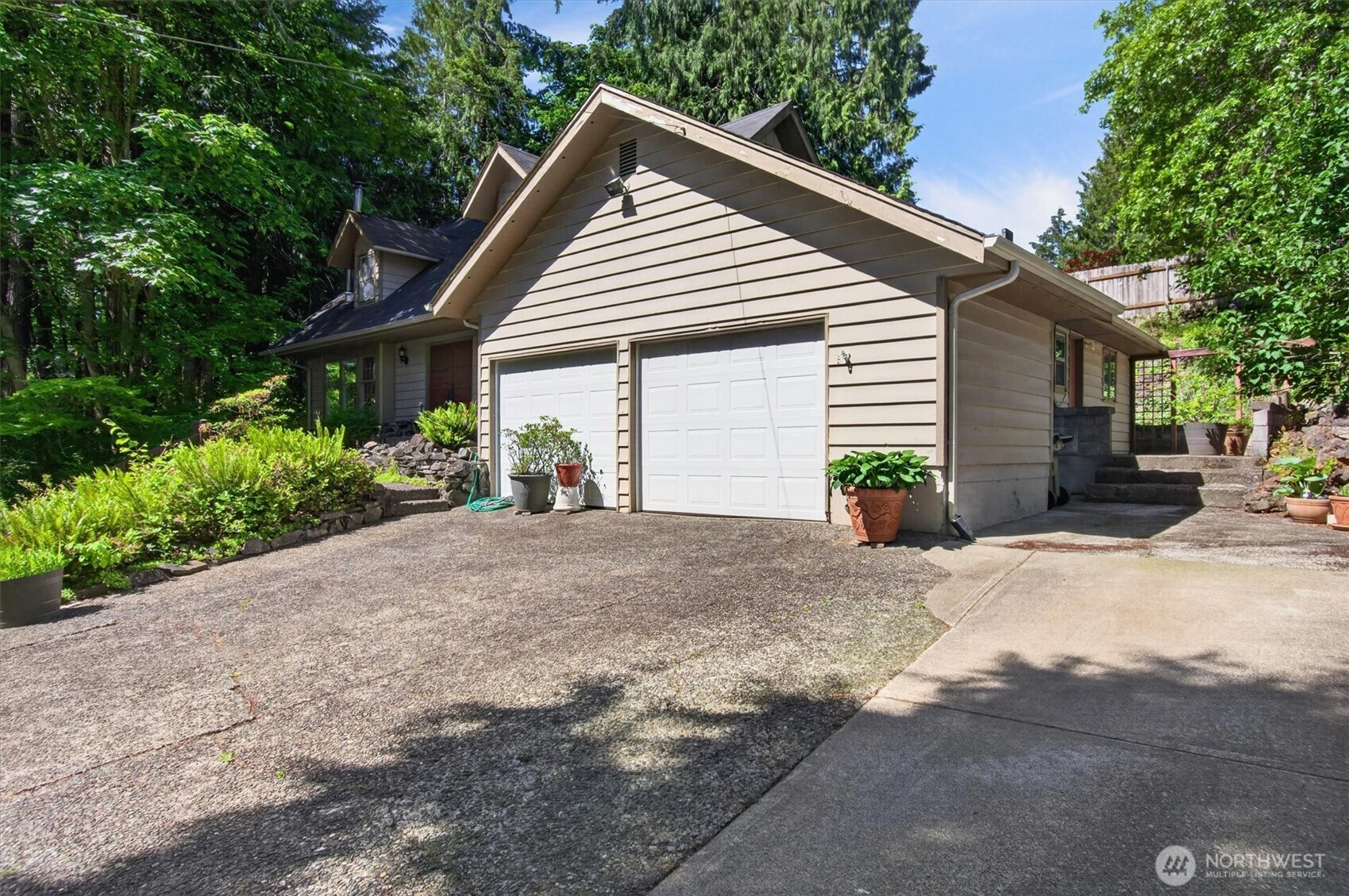 1411 Miller Drive Property Photo 7