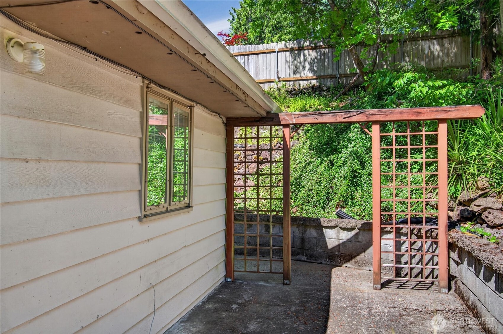 1411 Miller Drive Property Photo 8