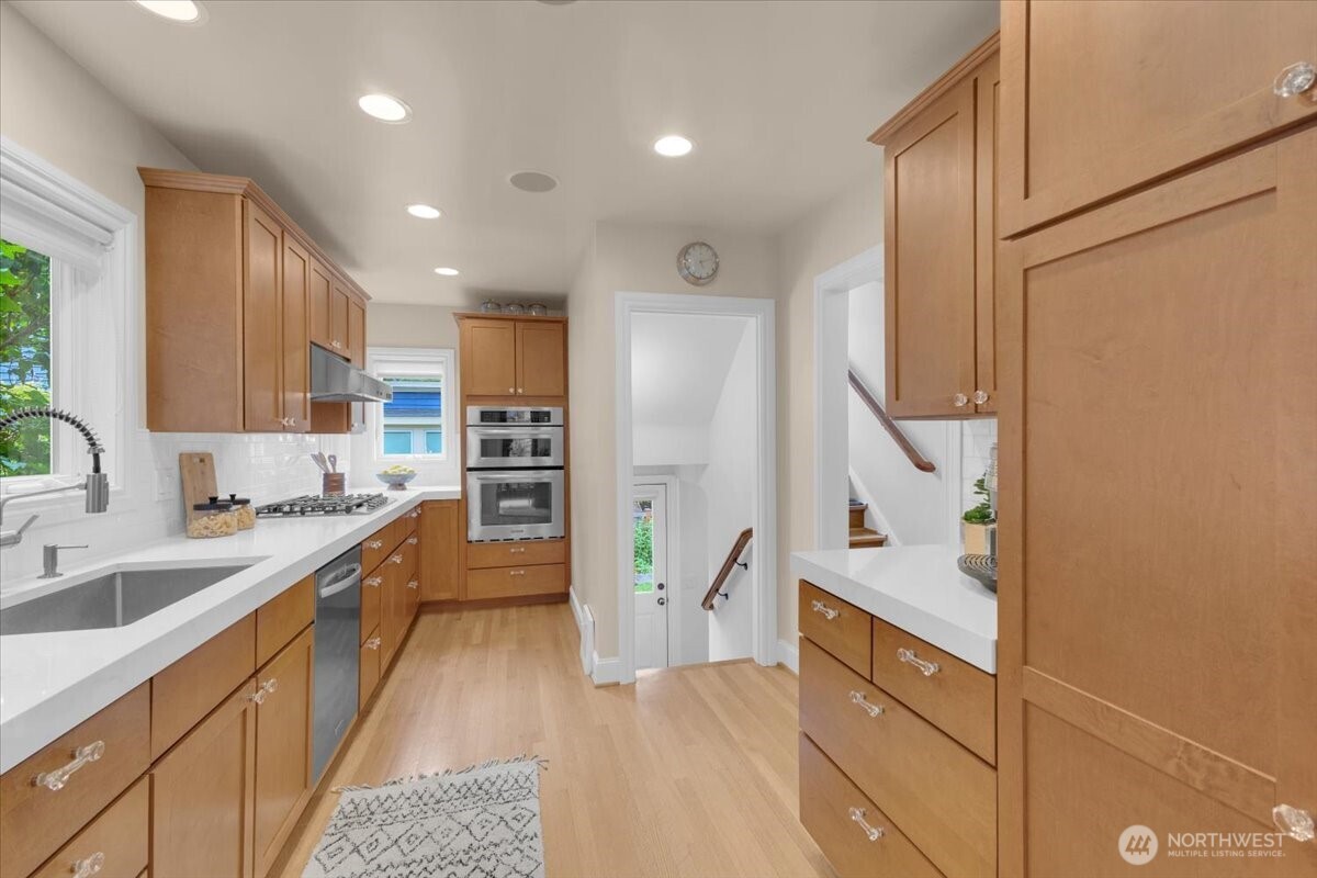 1955 21st Avenue Property Photo 14