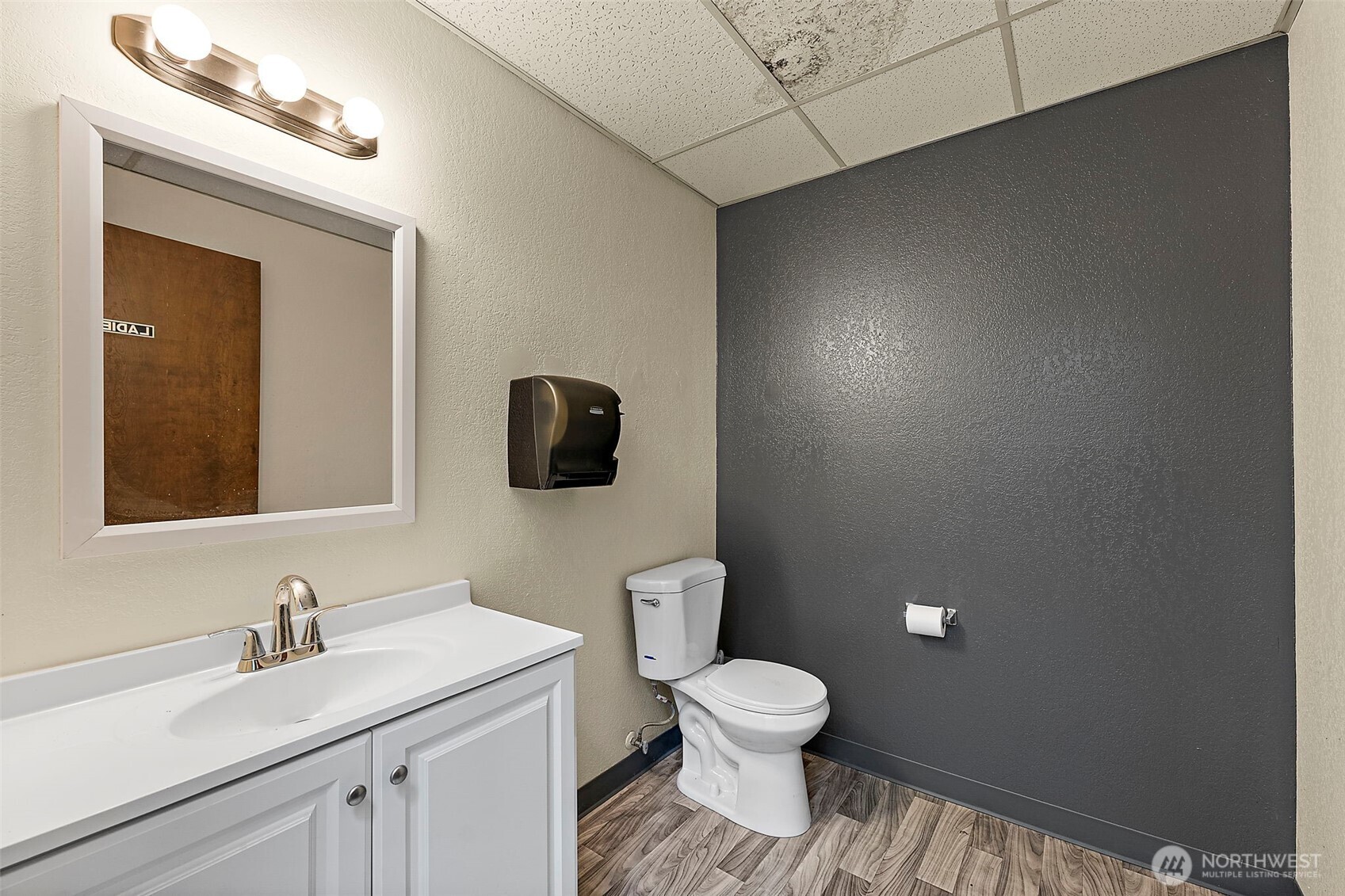 2025 Wheaton Way Property Photo 27