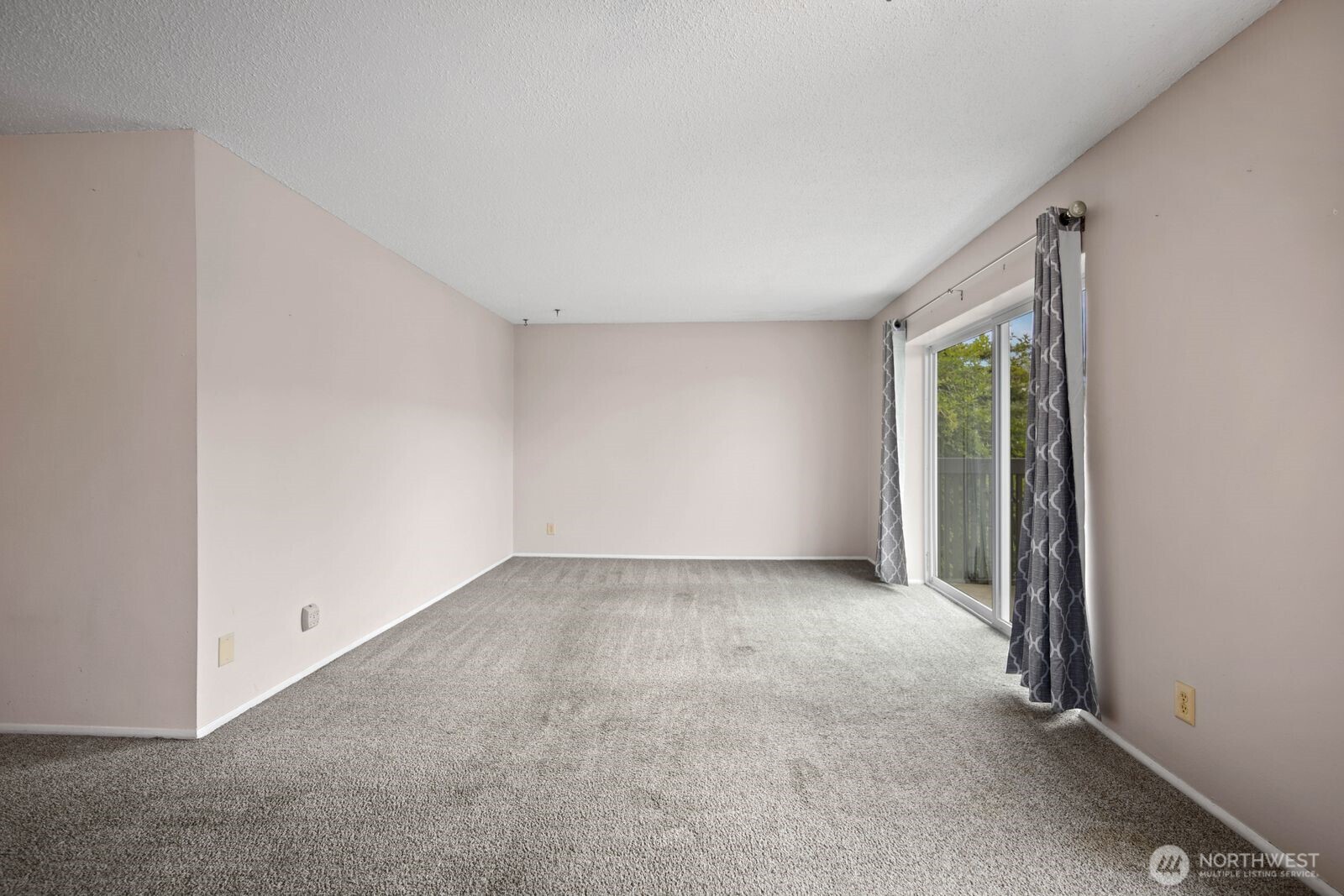 1425 S Puget Drive 117 Property Photo 4