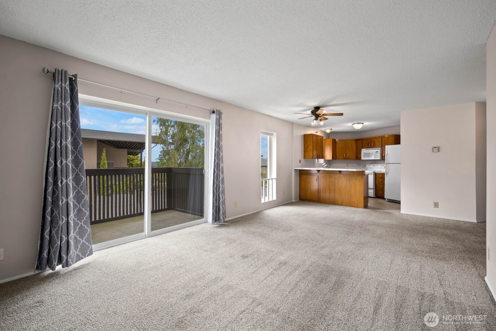 1425 S Puget Drive 117 Property Photo 6