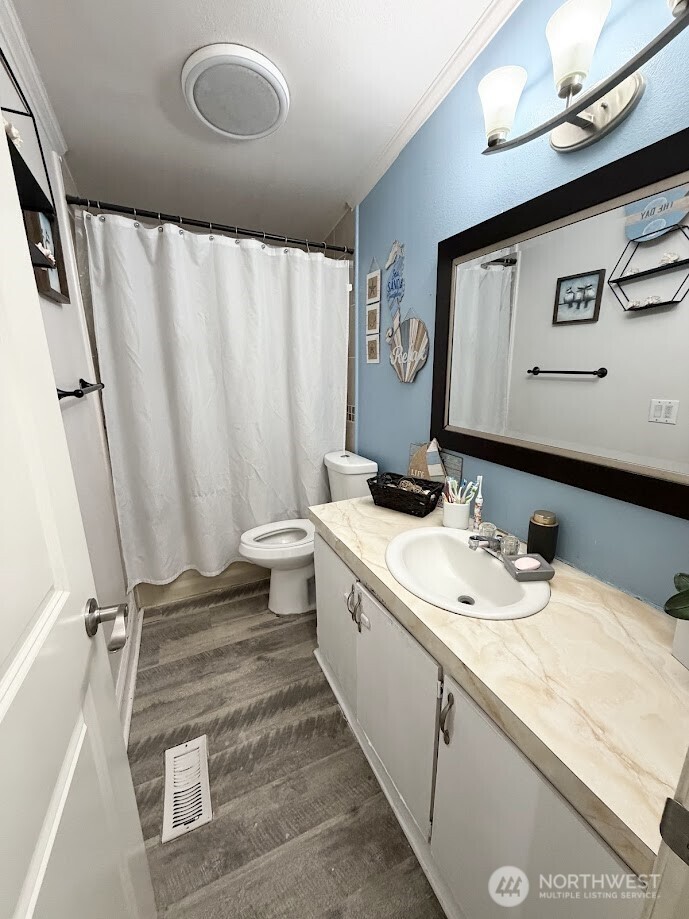 607 37th Street 105 Property Photo 14