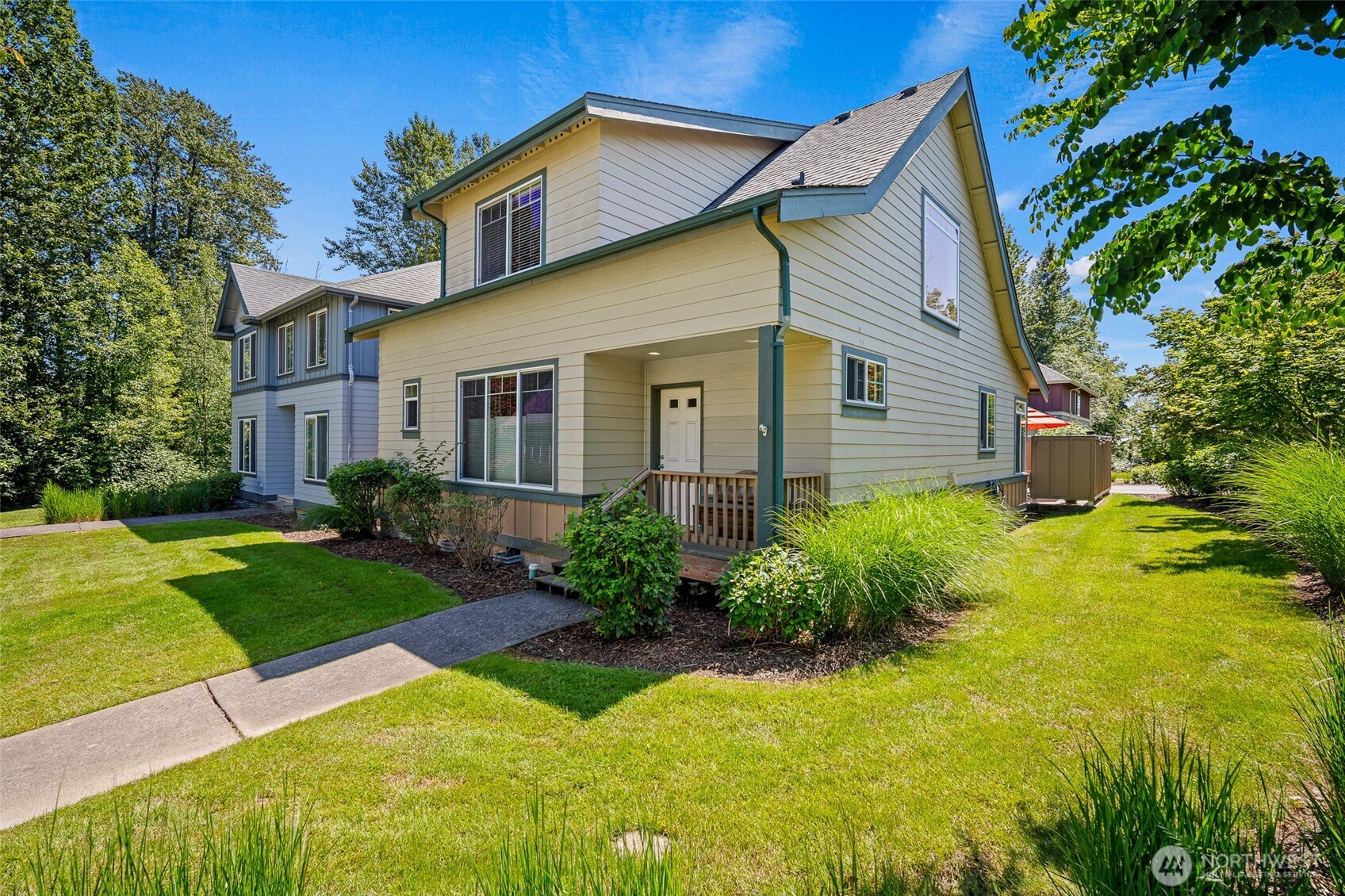 6212 Malloy Avenue Property Photo 1