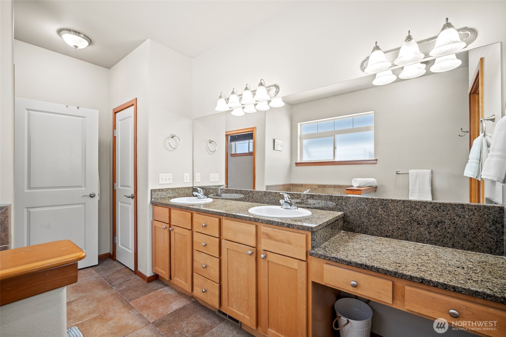6212 Malloy Avenue Property Photo 20