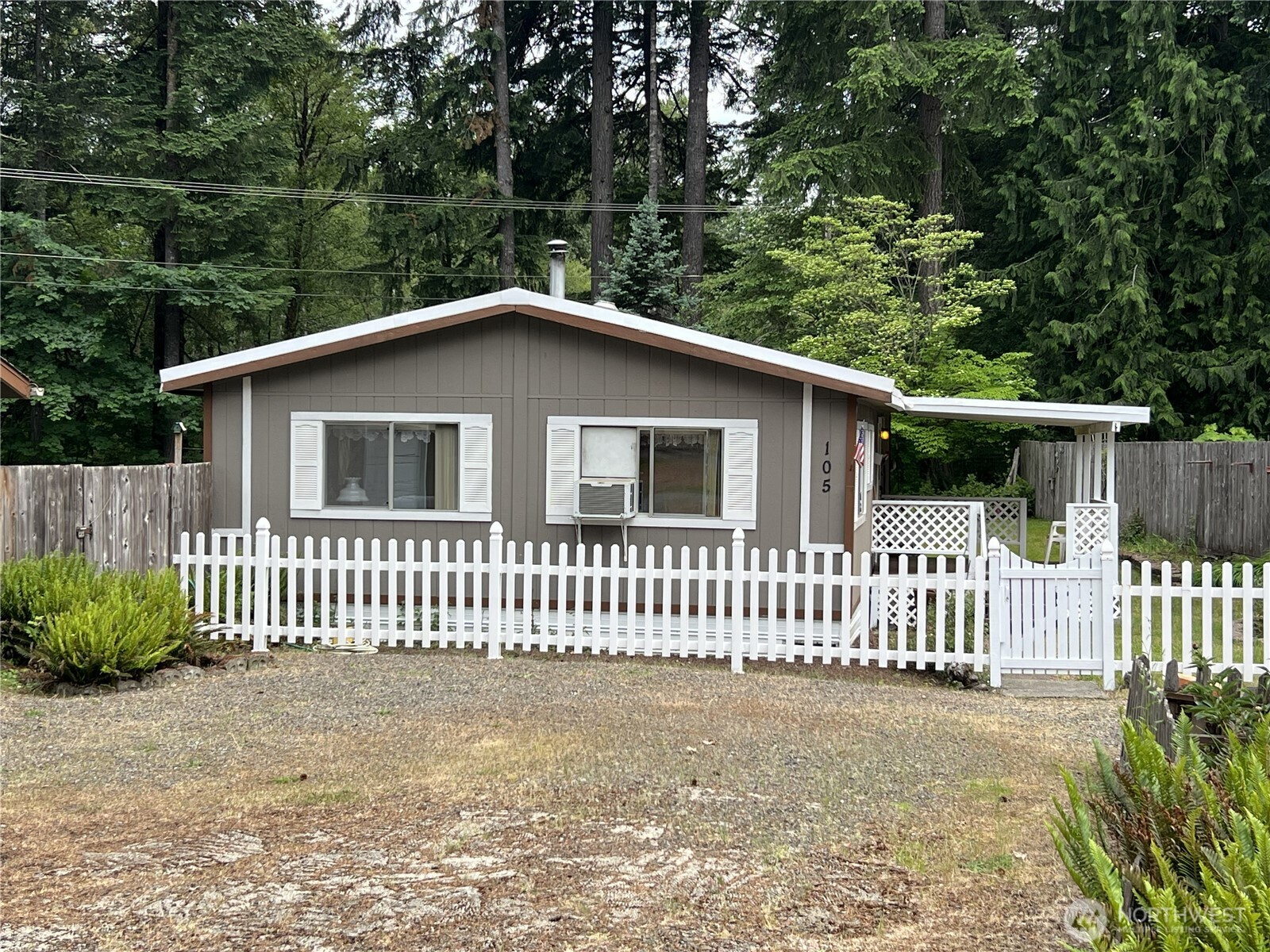 105 Mount Rainier Drive Property Photo 2