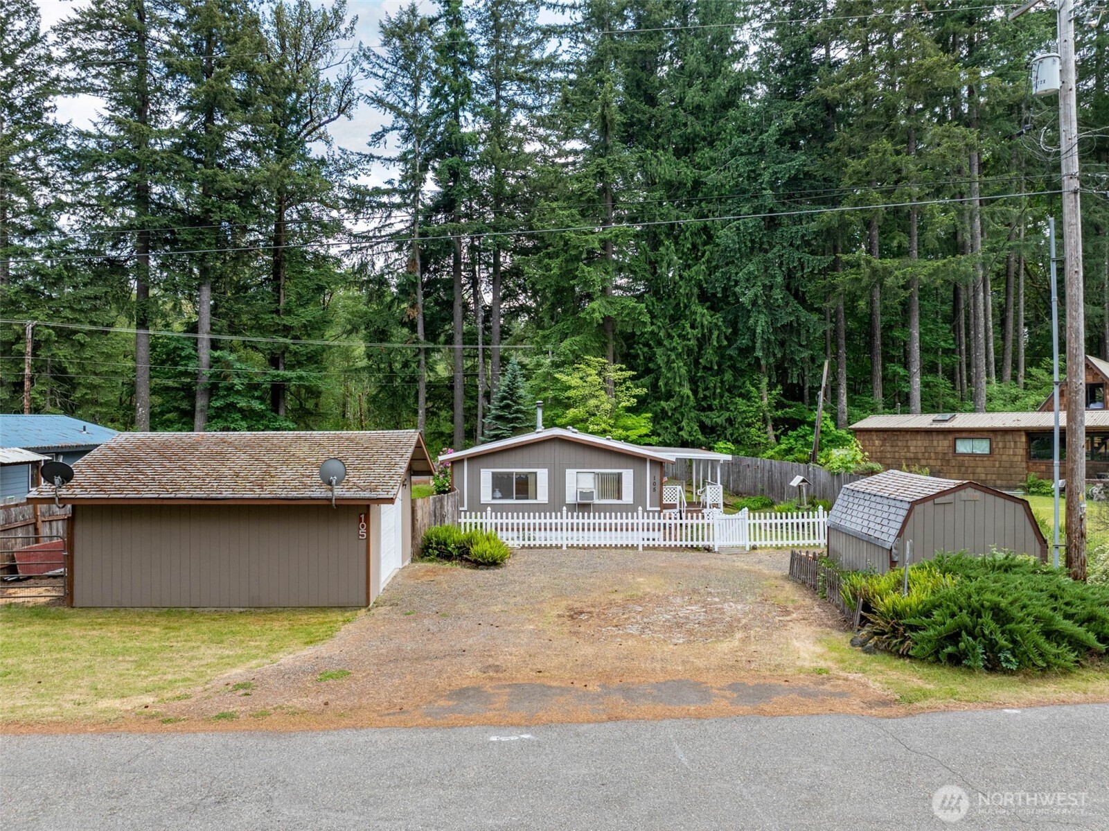 105 Mount Rainier Drive Property Photo 13