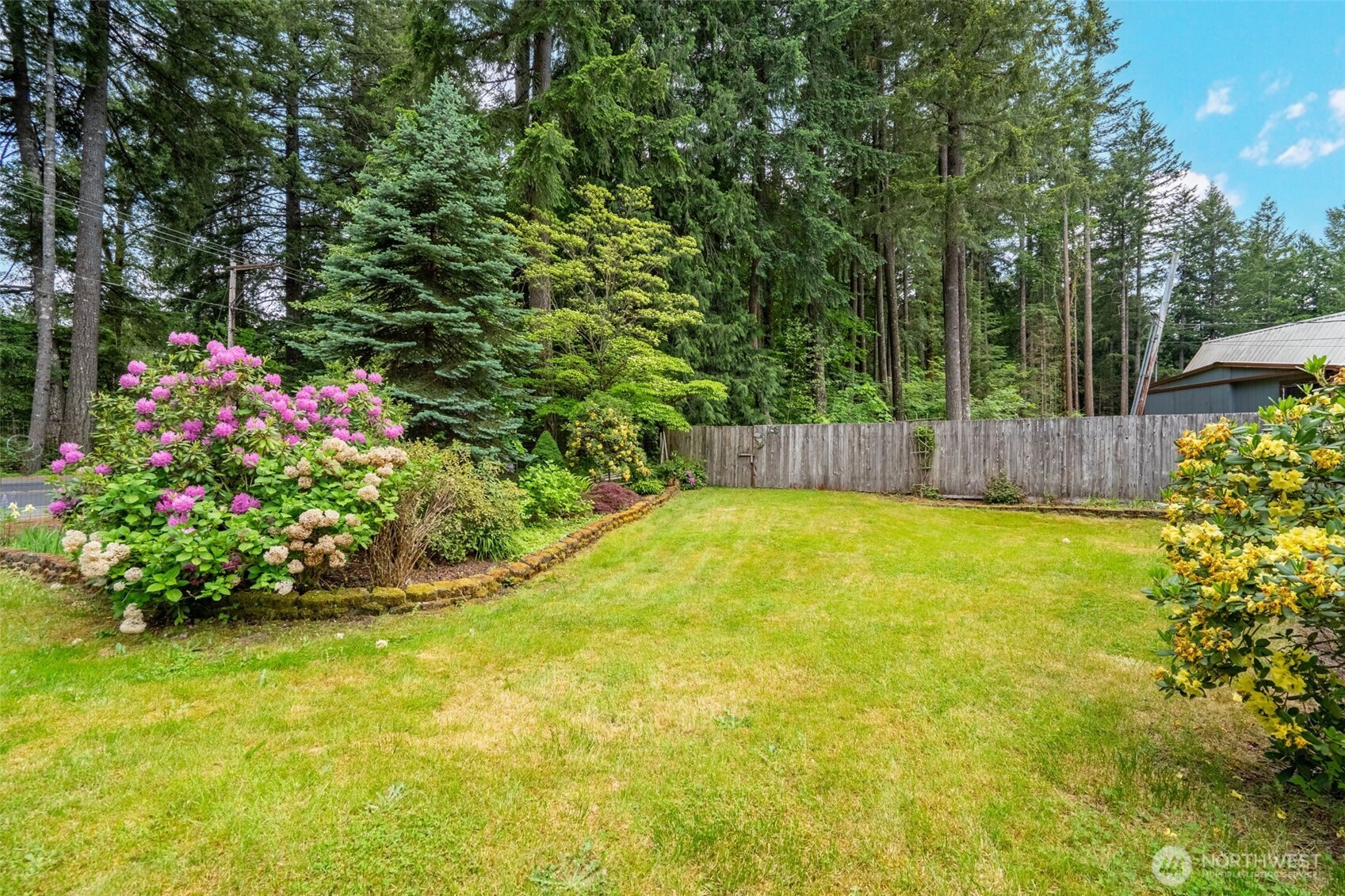105 Mount Rainier Drive Property Photo 14