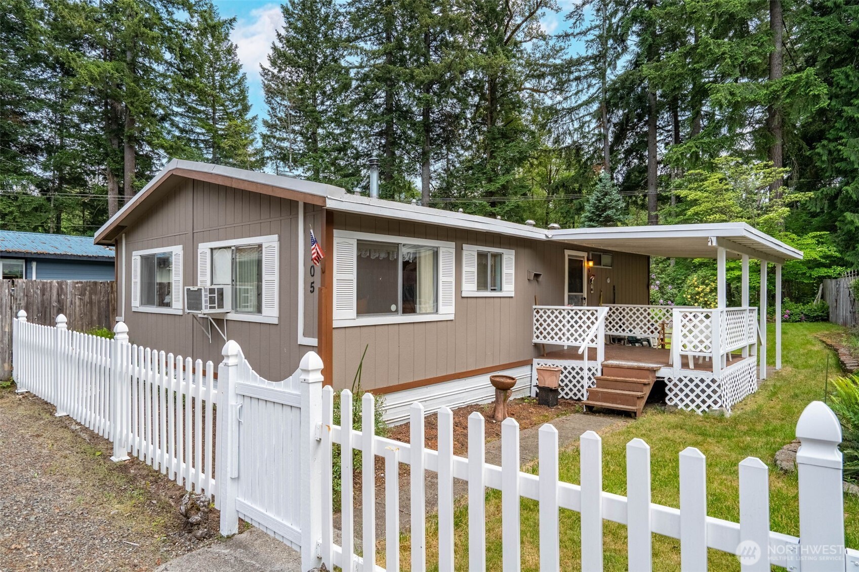 105 Mount Rainier Drive Property Photo 16