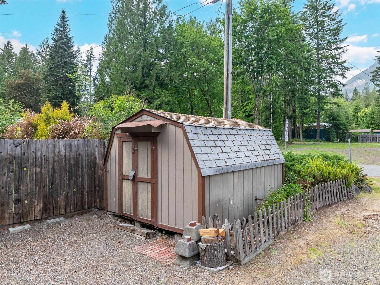 105 Mount Rainier Drive Property Photo 17