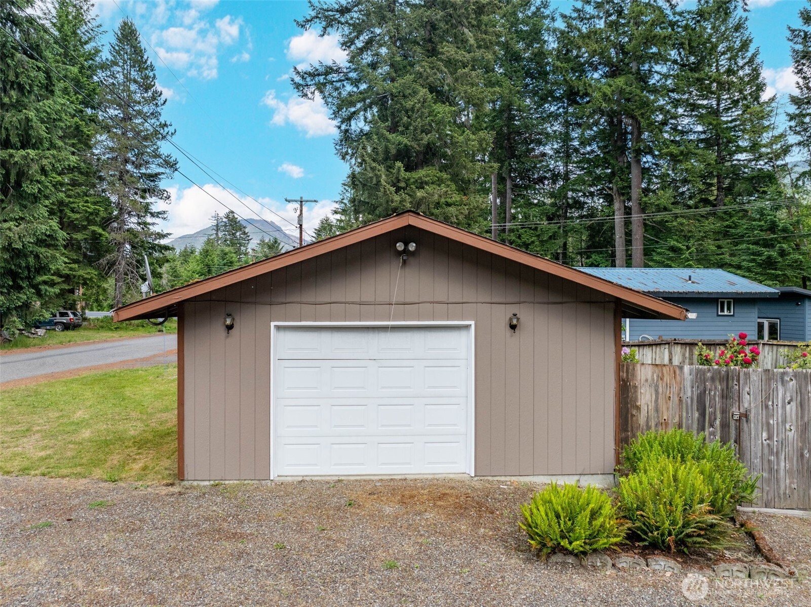 105 Mount Rainier Drive Property Photo 18