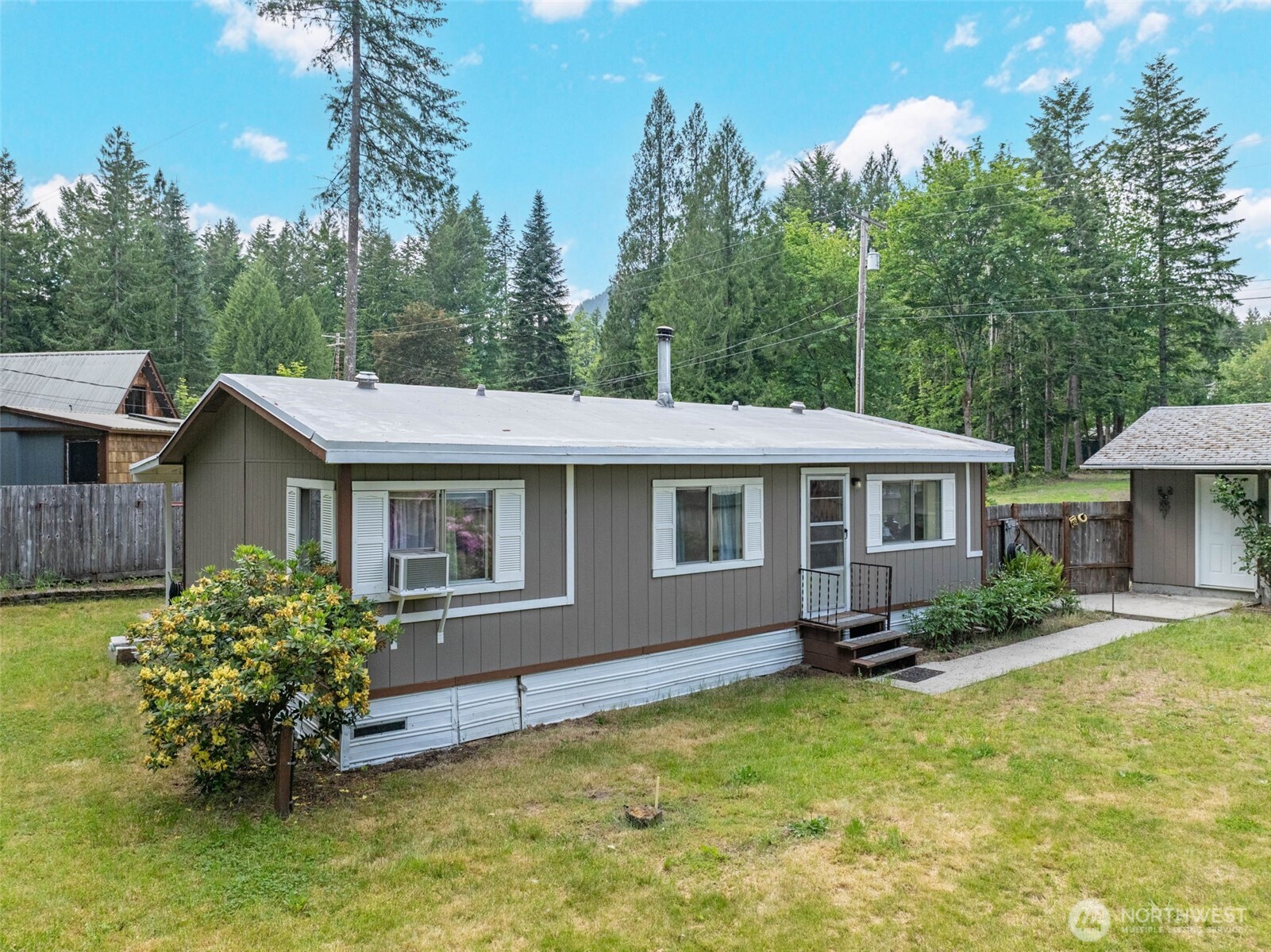 105 Mount Rainier Drive Property Photo 20