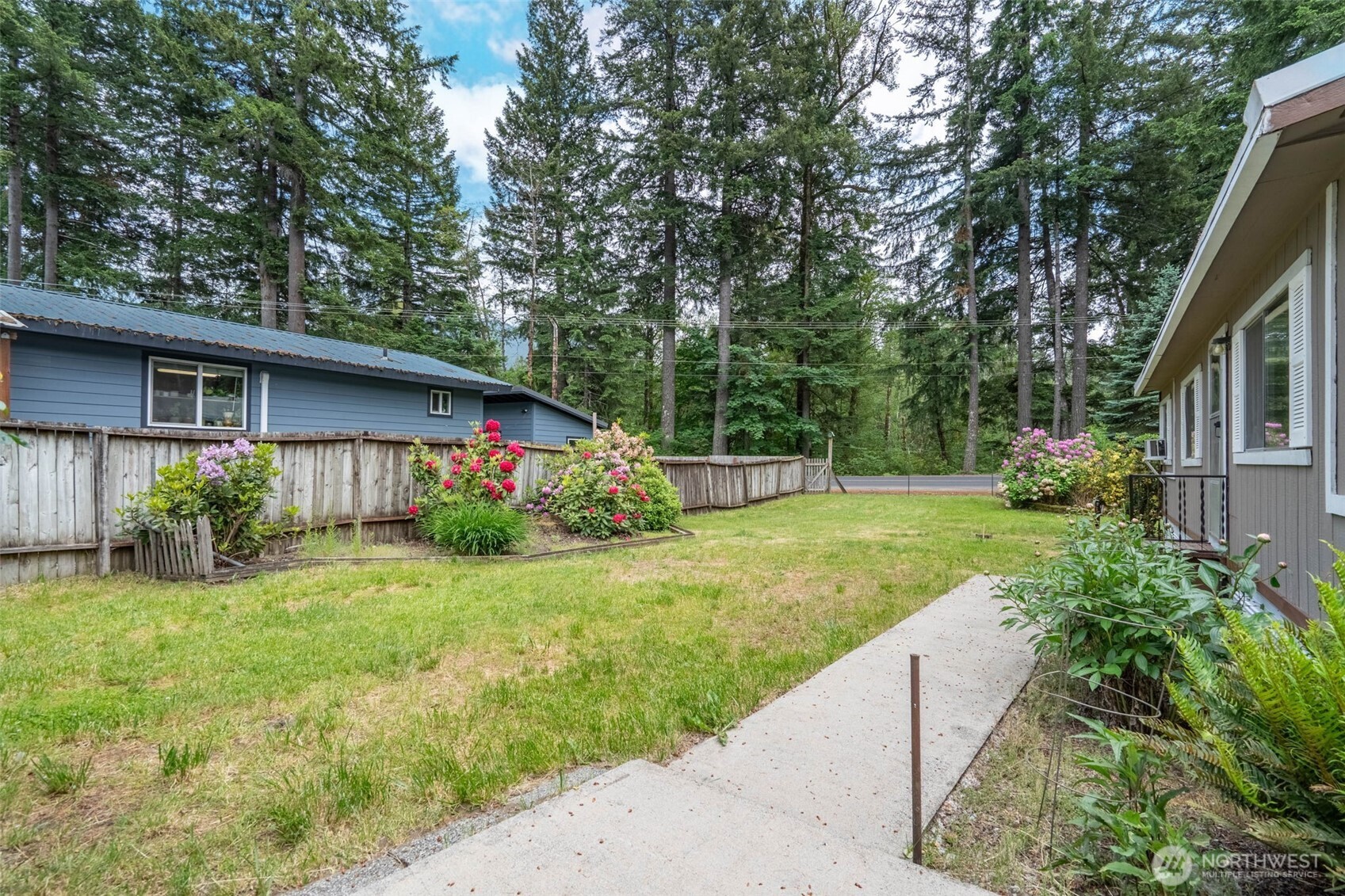 105 Mount Rainier Drive Property Photo 23