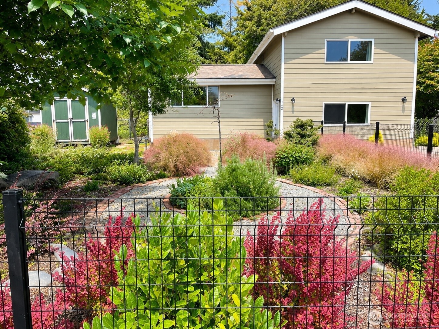 142 N Port Loop Property Photo 1