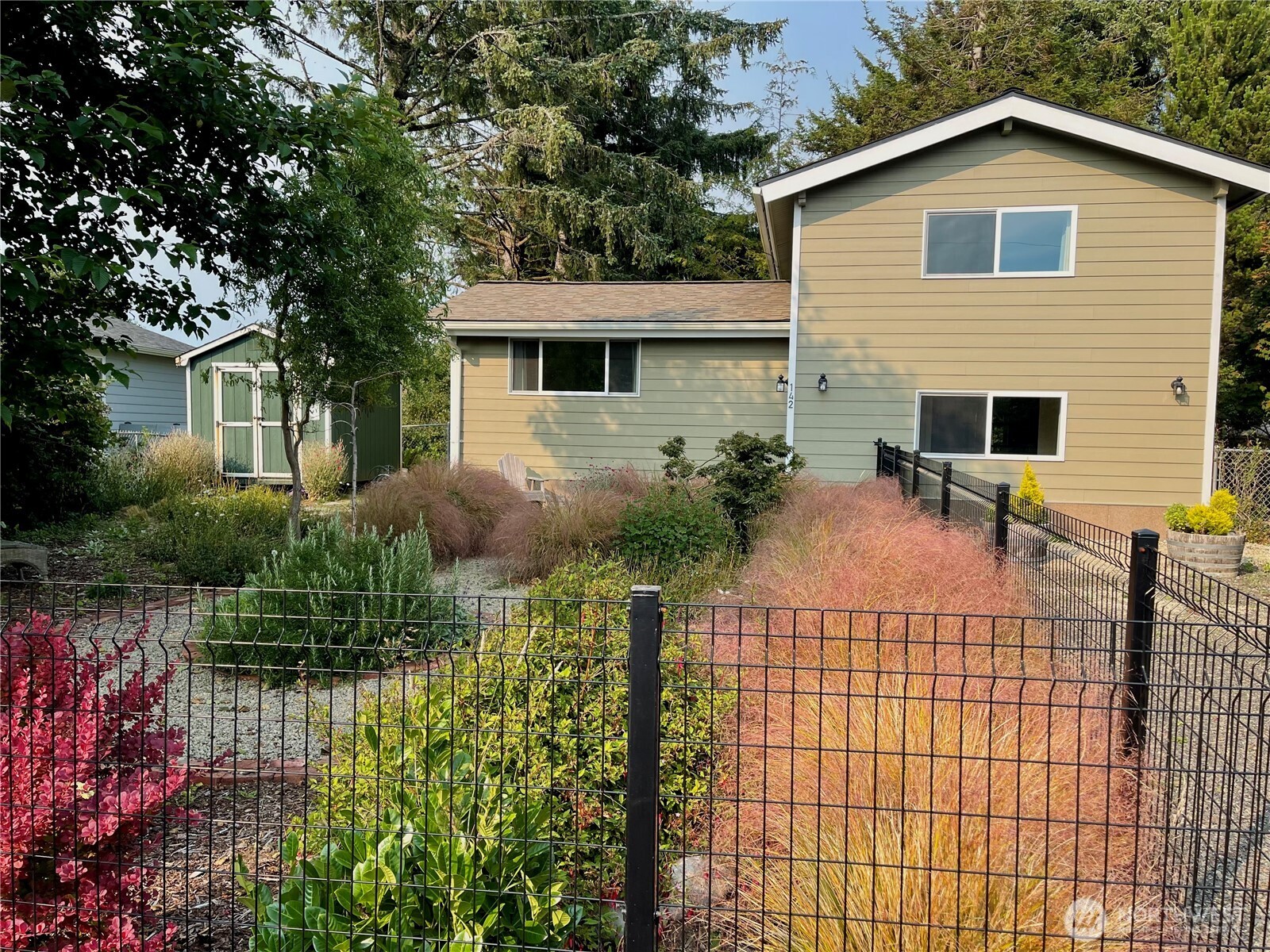 142 N Port Loop Property Photo 2