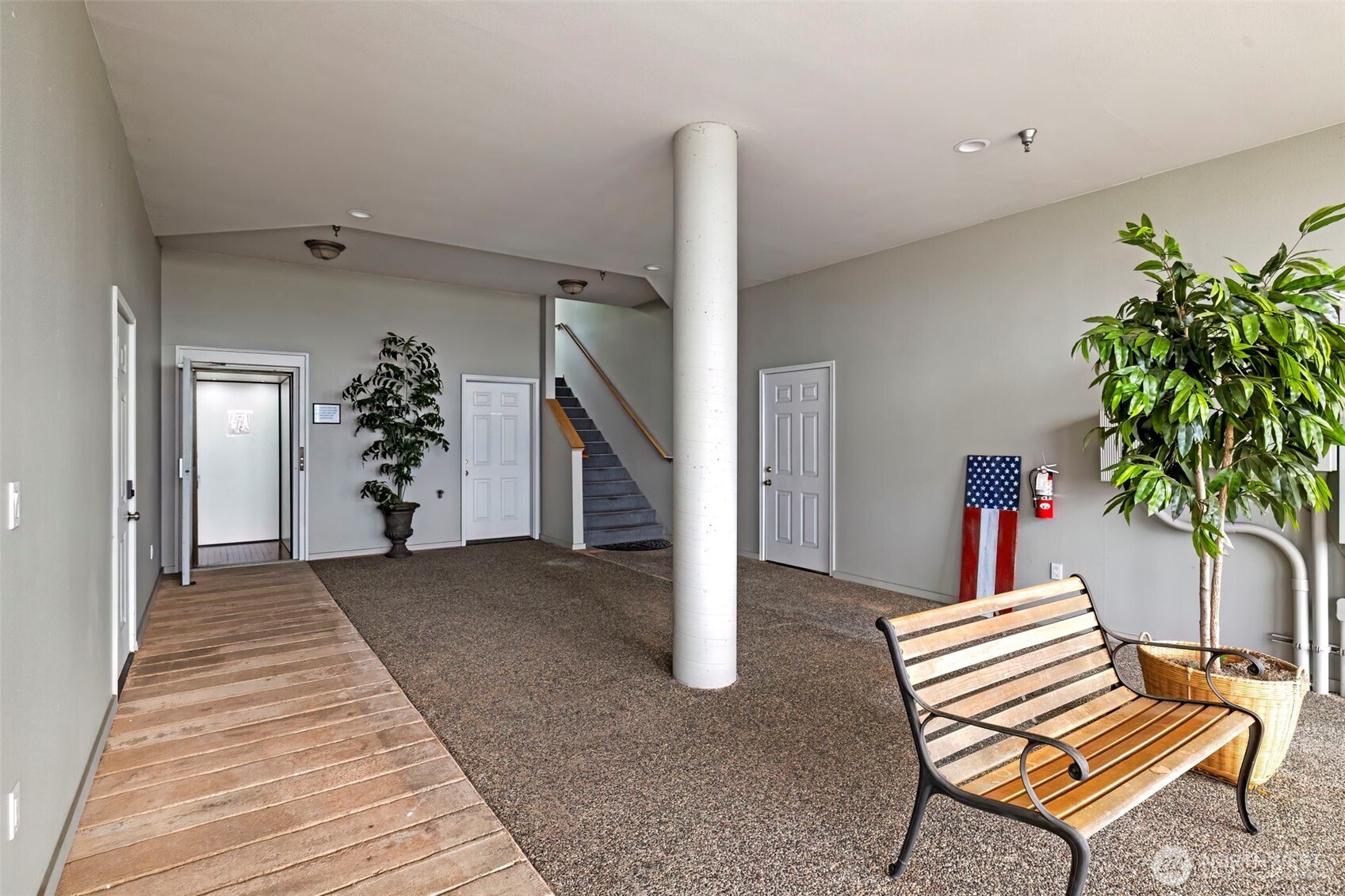 219 Tracy Avenue 202 Property Photo 3