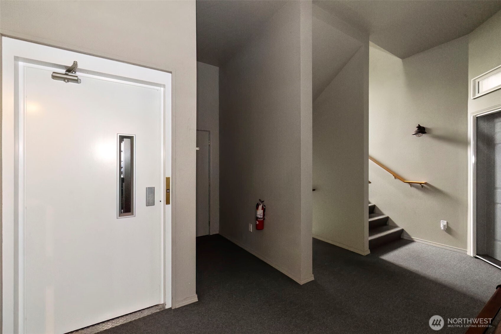 219 Tracy Avenue 202 Property Photo 4