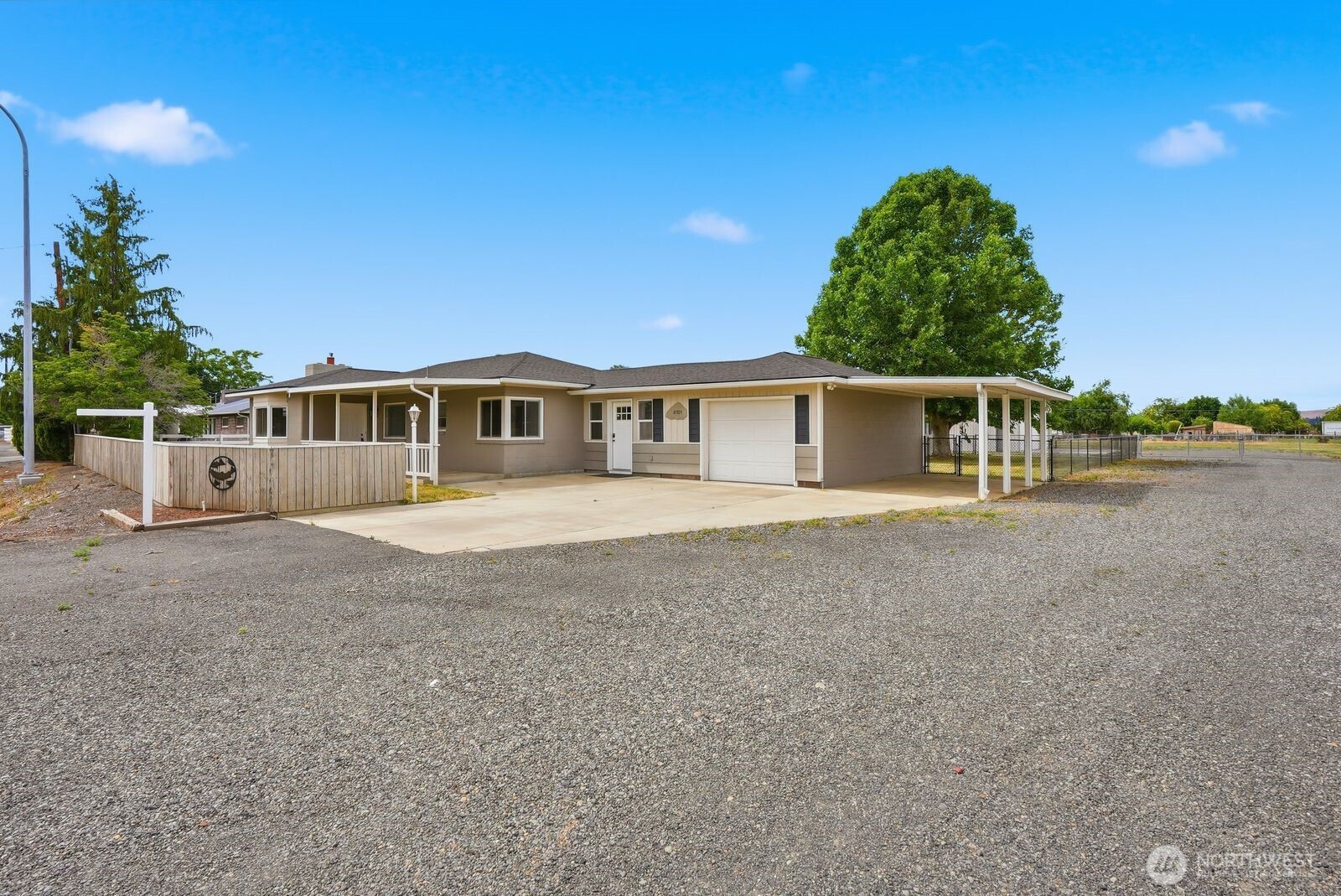 4101 Ahtanum Property Photo 5