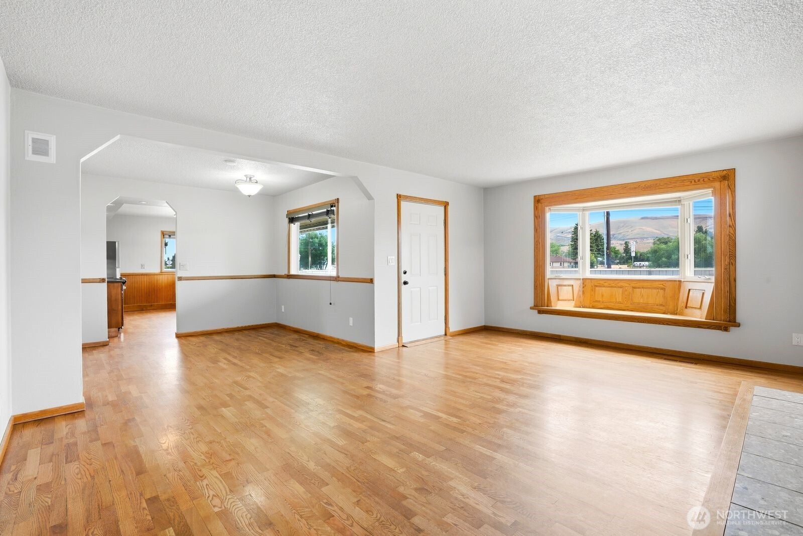 4101 Ahtanum Property Photo 8