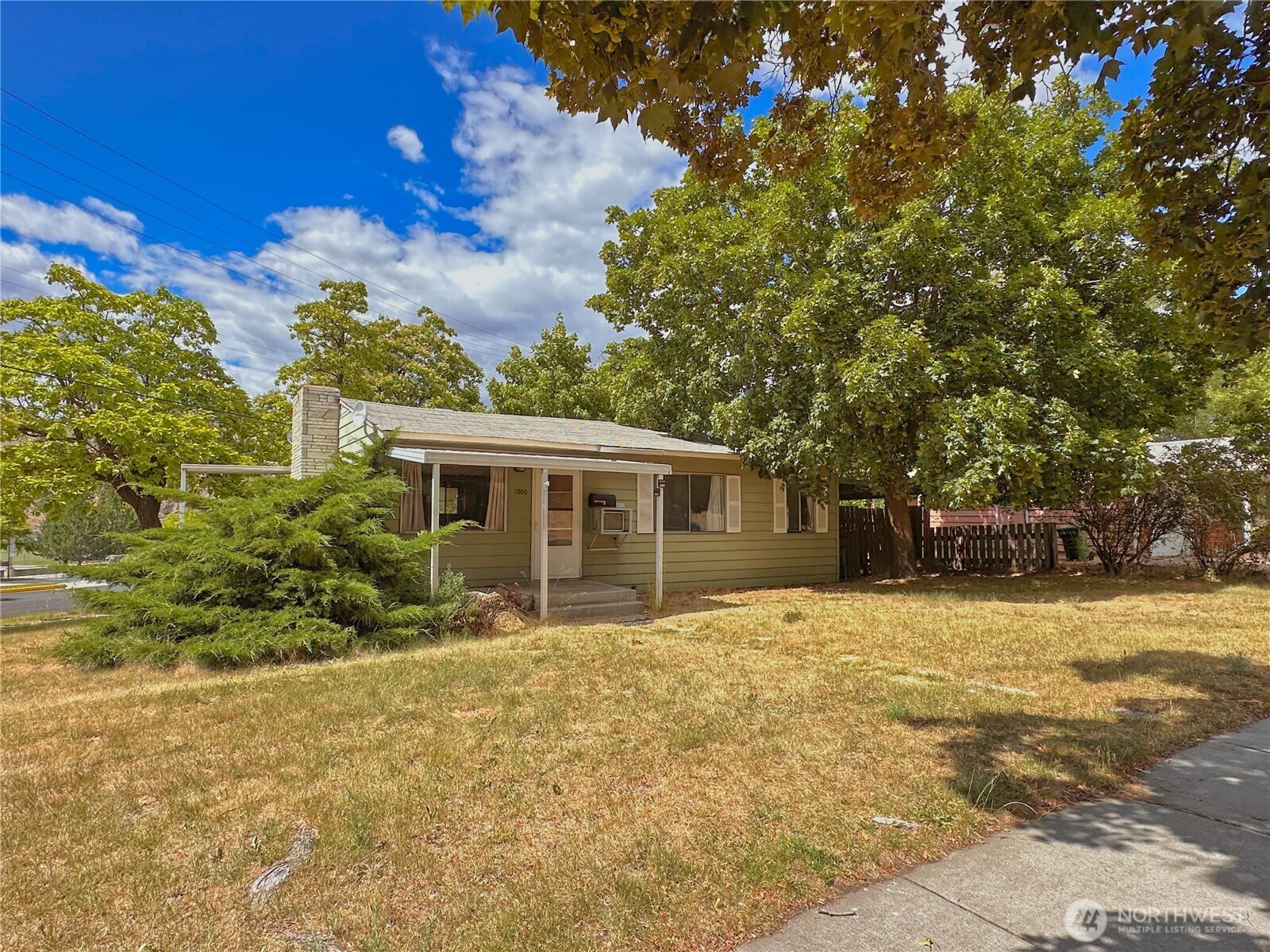 1000 Central Drive Property Photo 3