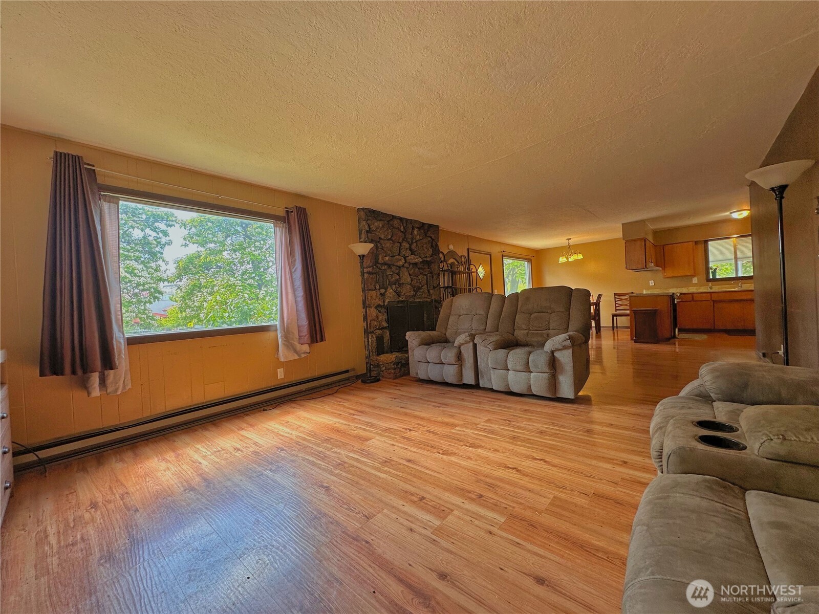 1000 Central Drive Property Photo 6