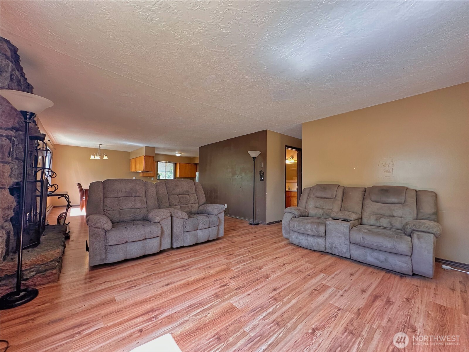 1000 Central Drive Property Photo 7