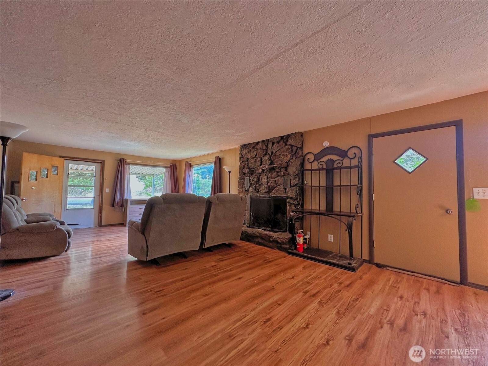 1000 Central Drive Property Photo 8