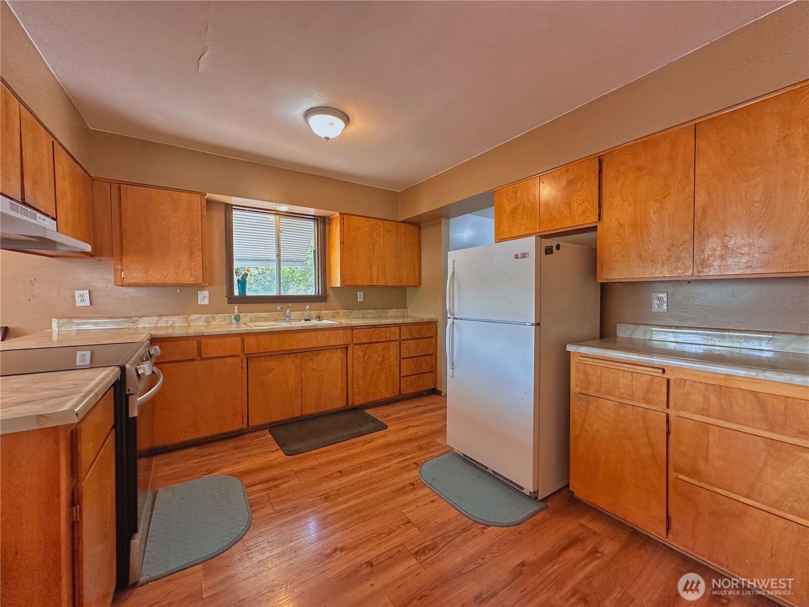 1000 Central Drive Property Photo 11