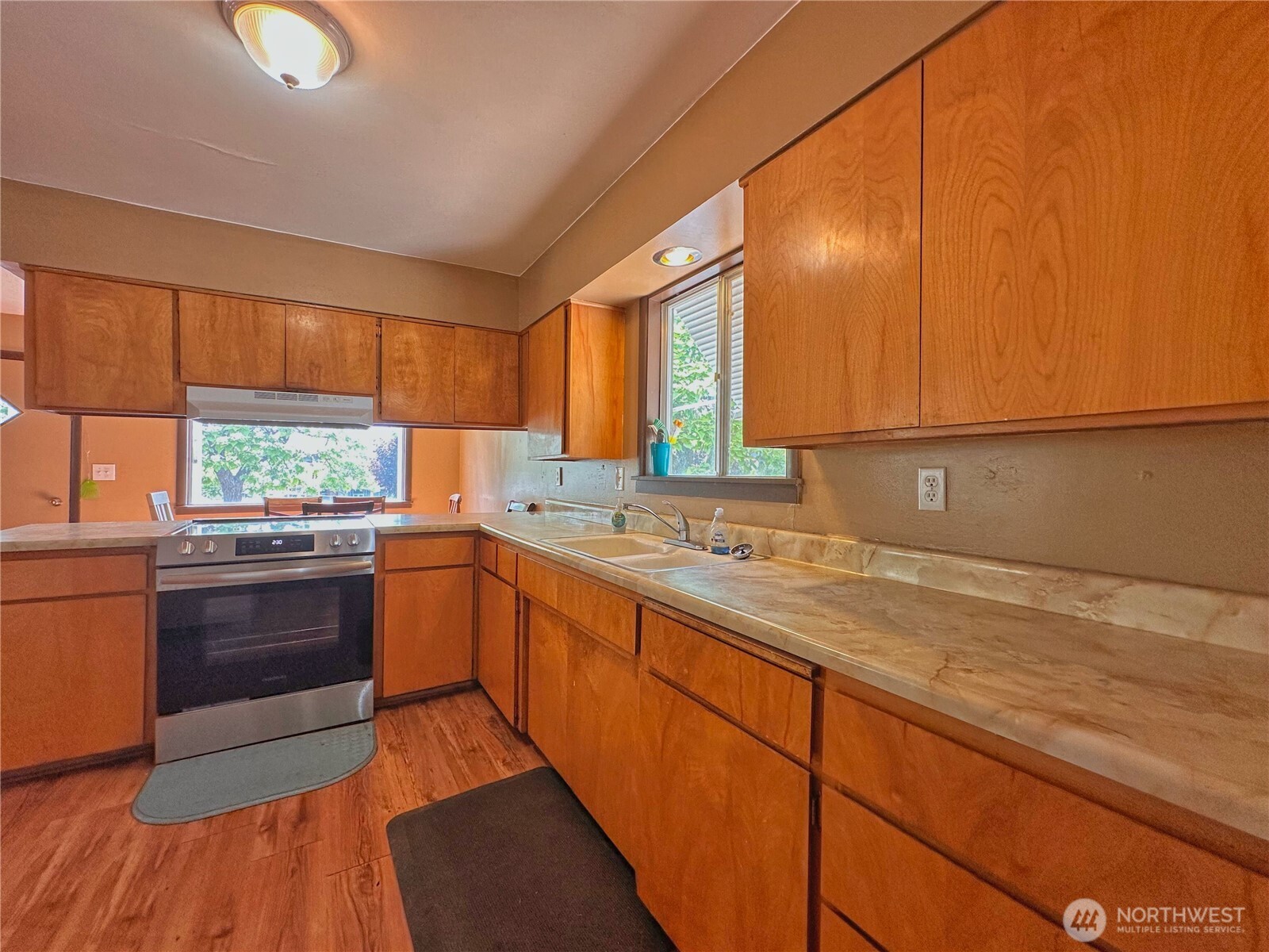 1000 Central Drive Property Photo 12