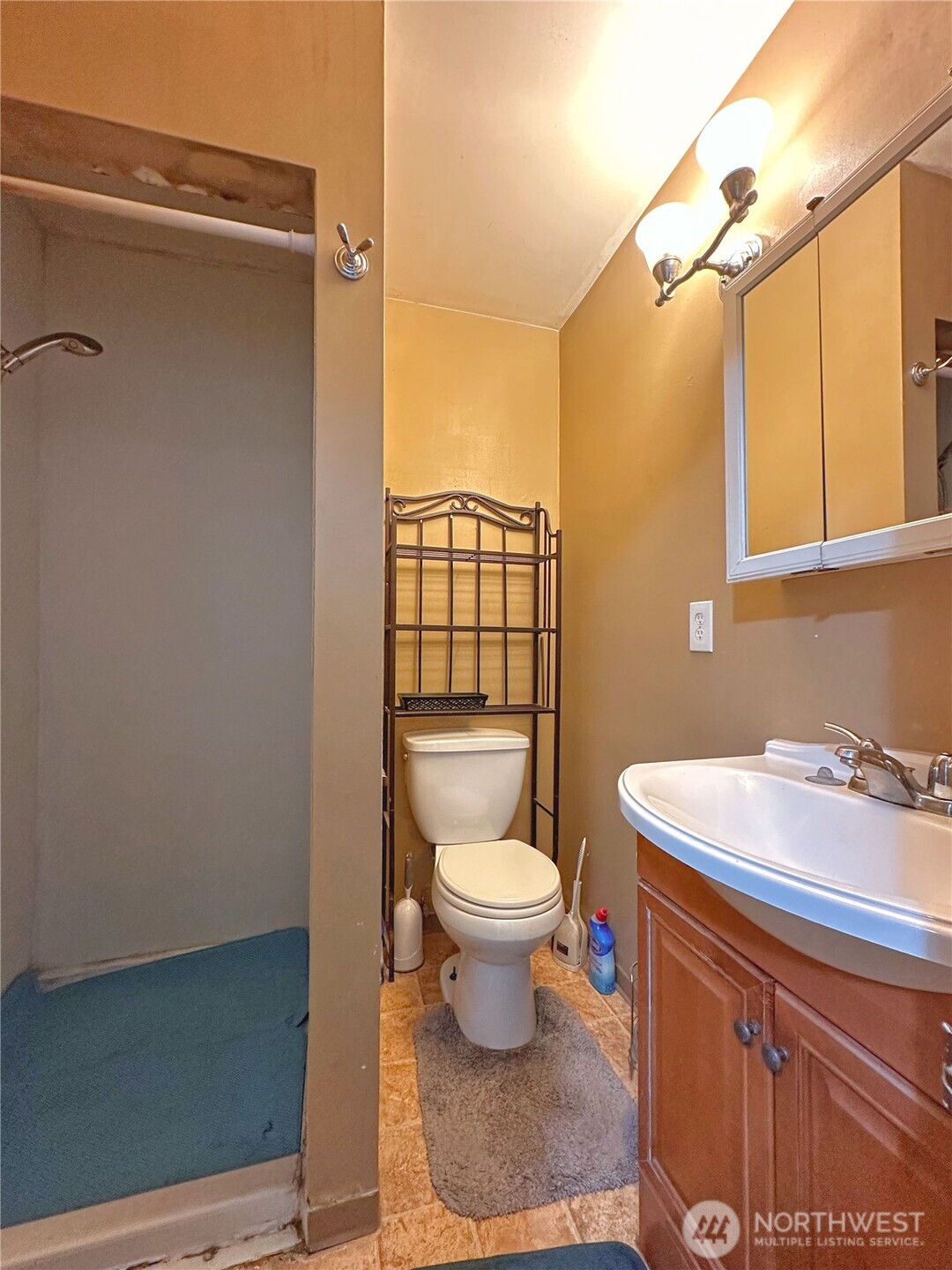 1000 Central Drive Property Photo 18