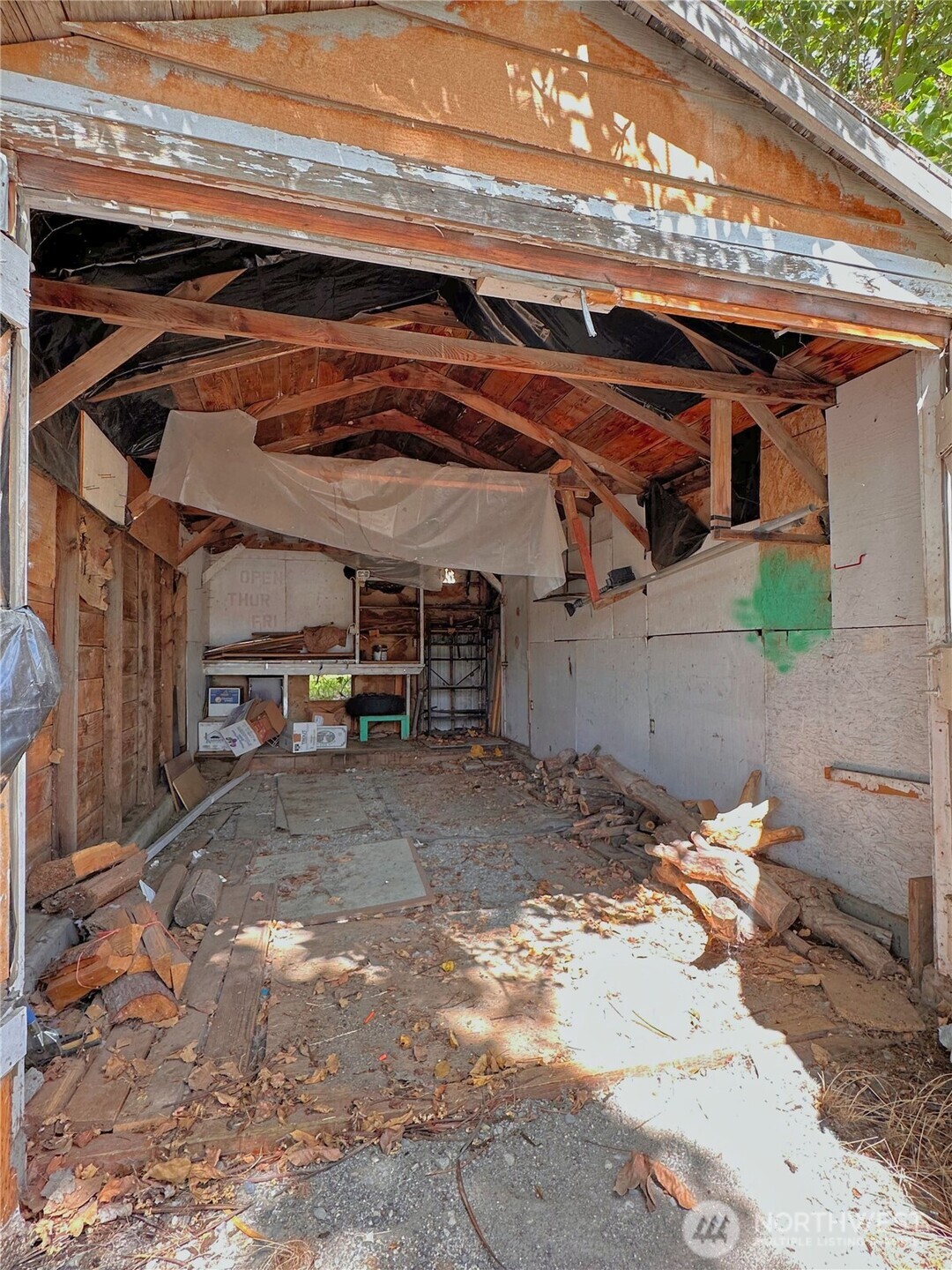 1000 Central Drive Property Photo 25
