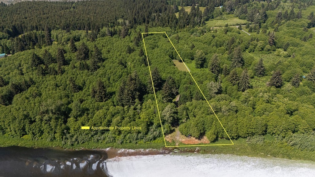 745 Green Road Property Photo 2