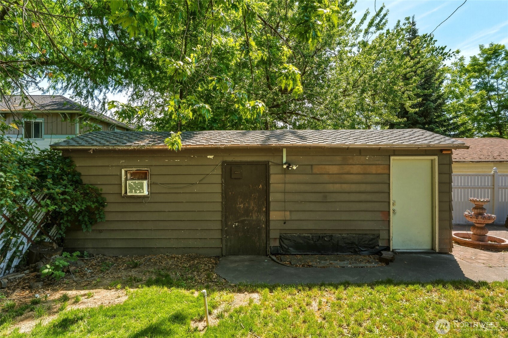 708 Alvarado Terrace Property Photo 37