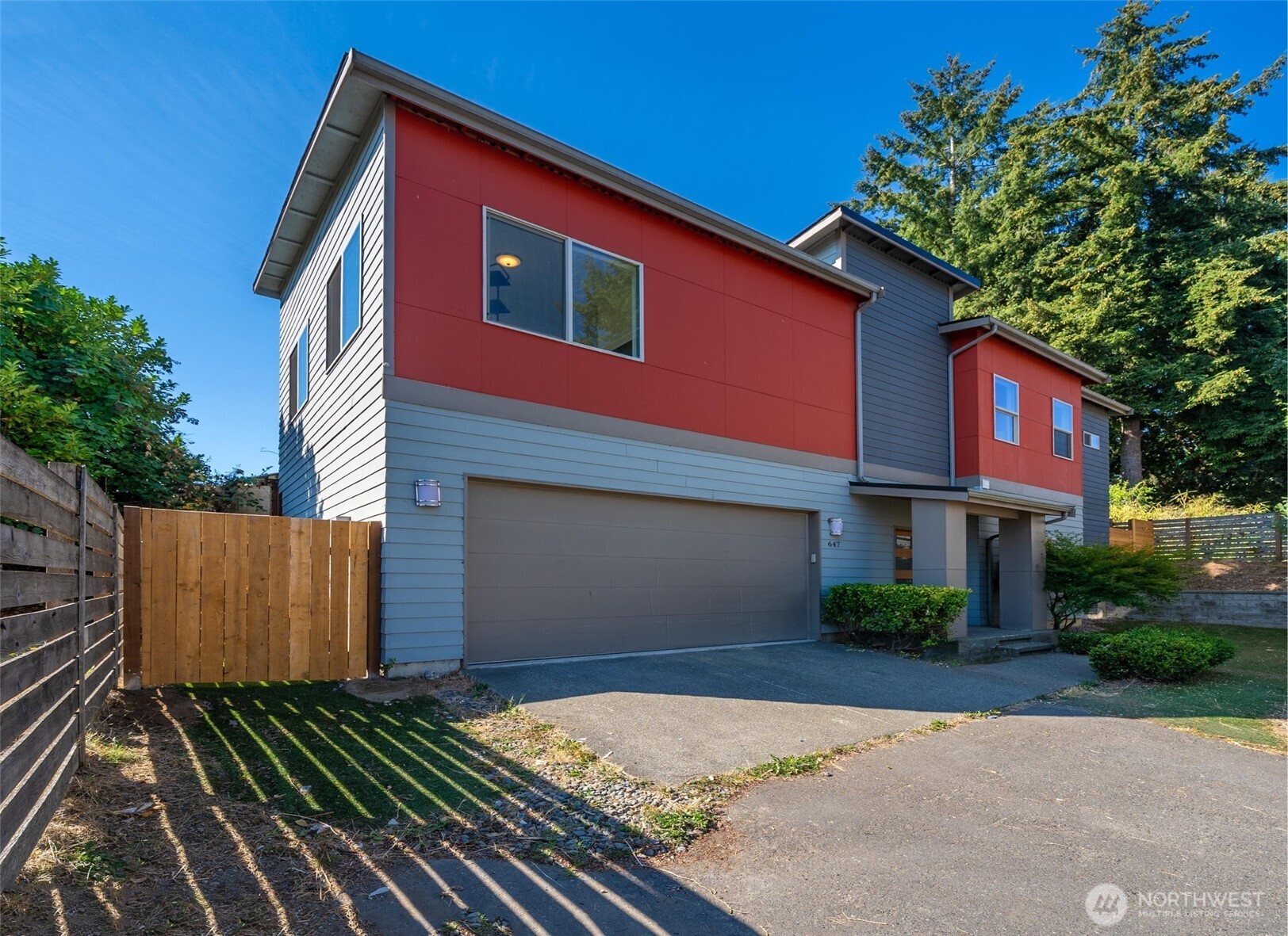 647 S 150th Street Property Photo 1