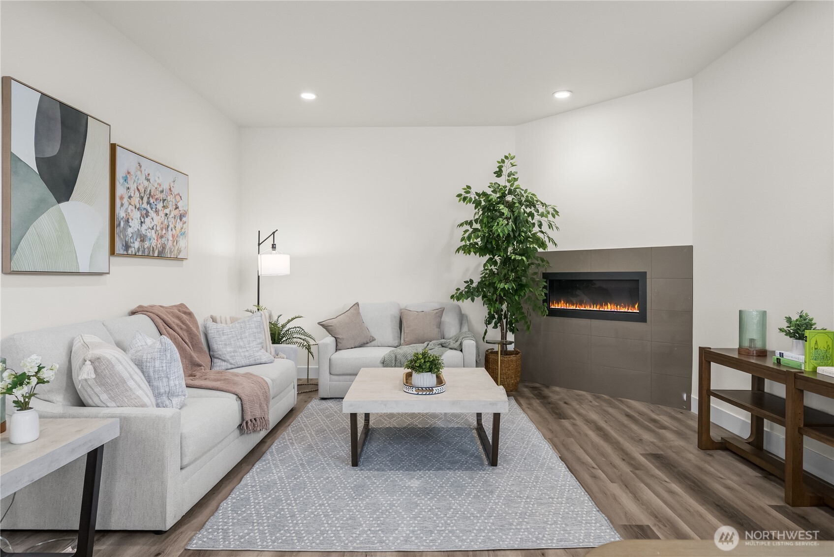 647 S 150th Street Property Photo 17