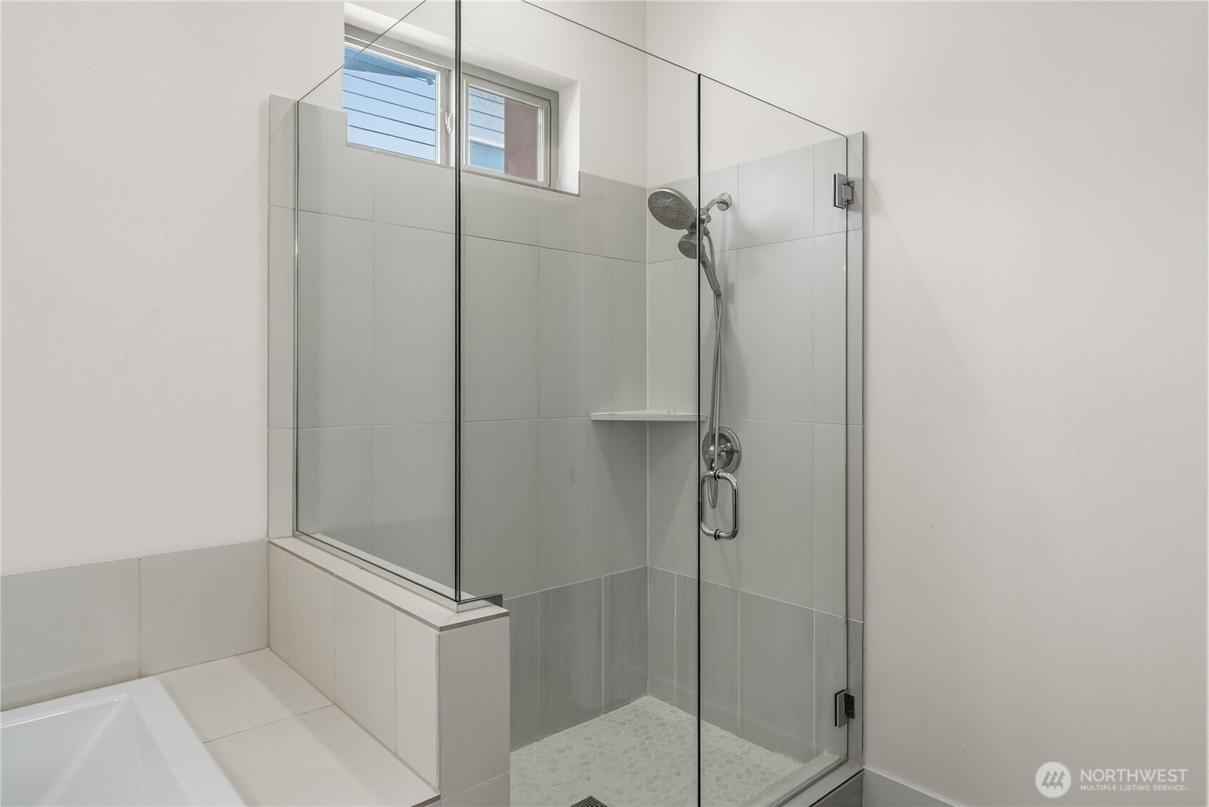 647 S 150th Street Property Photo 27