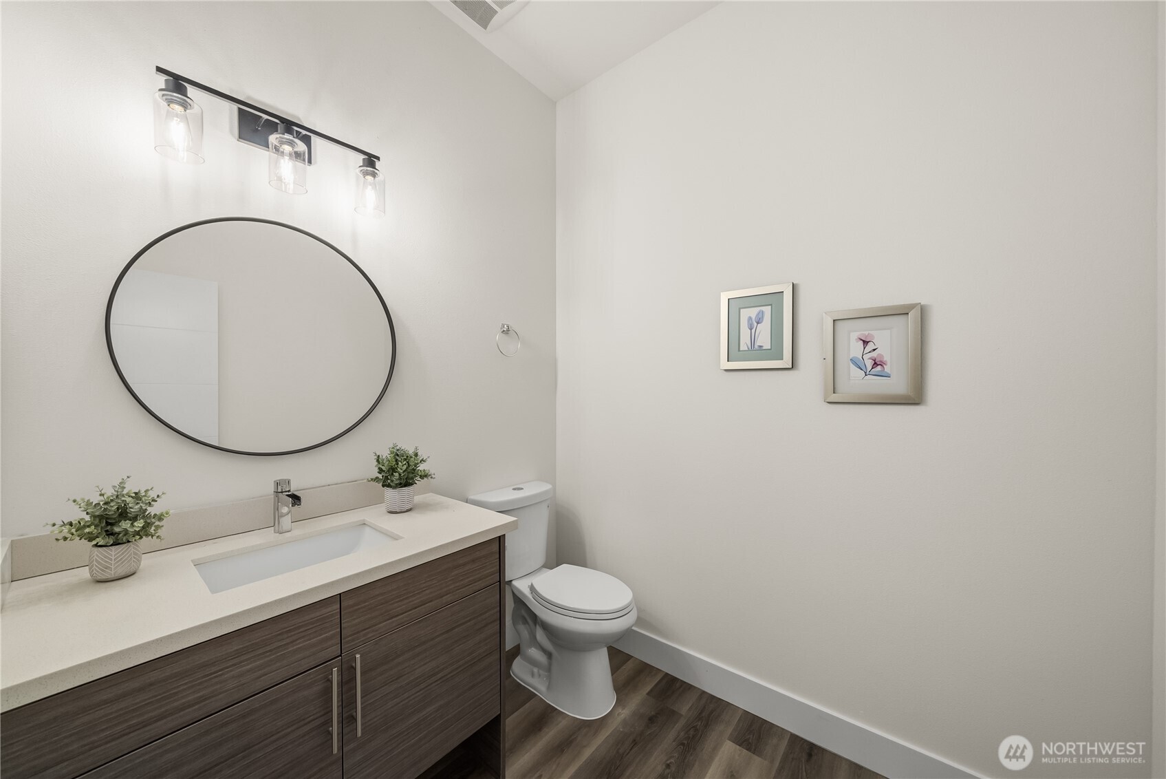 647 S 150th Street Property Photo 30