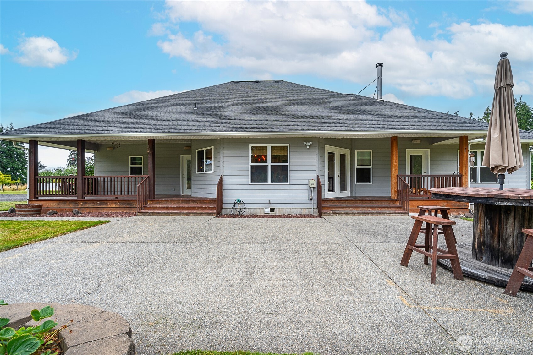 298 Toledo Salmon Creek Road Property Photo 8