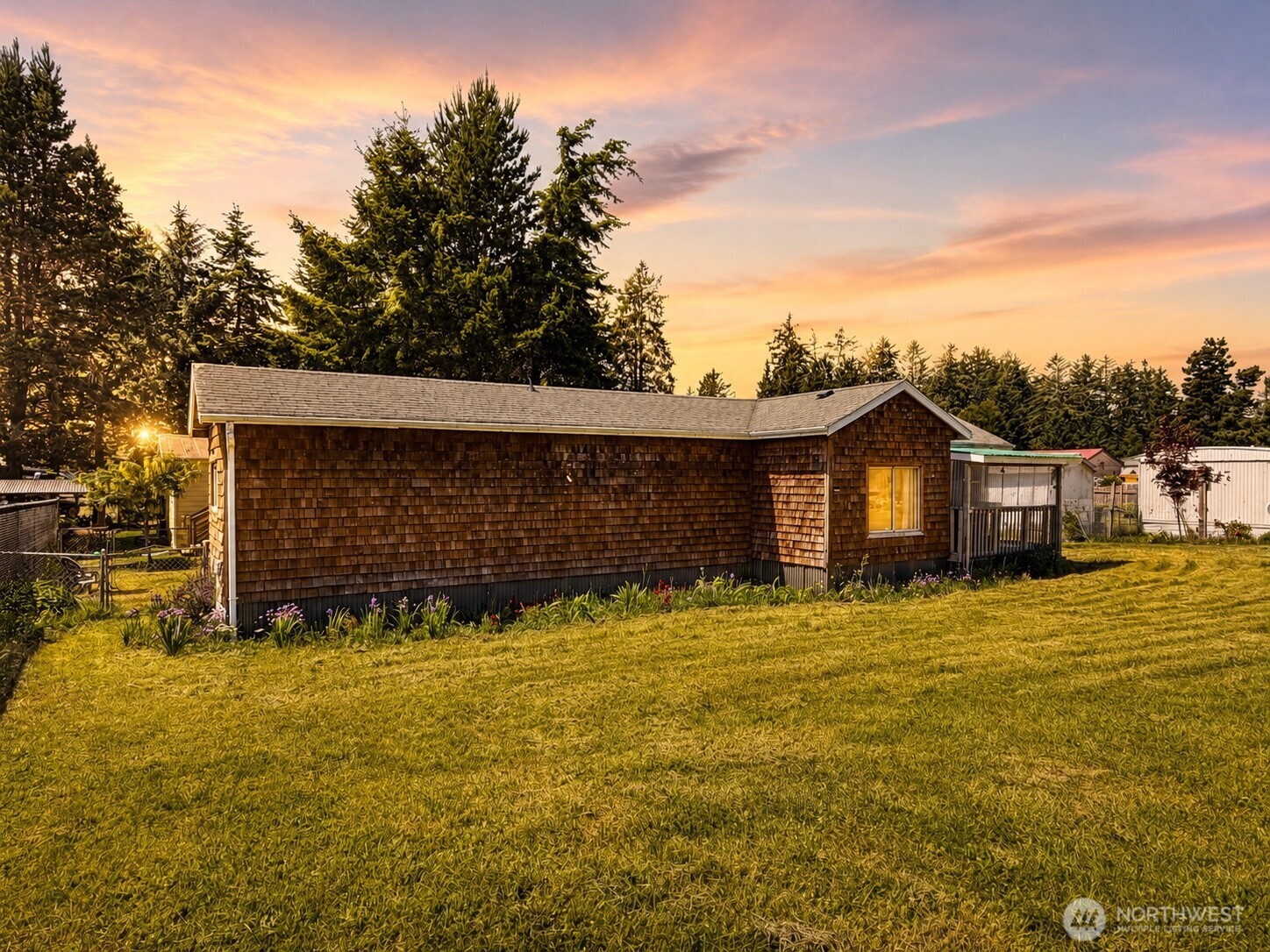 25007 Ash Place Property Photo 2
