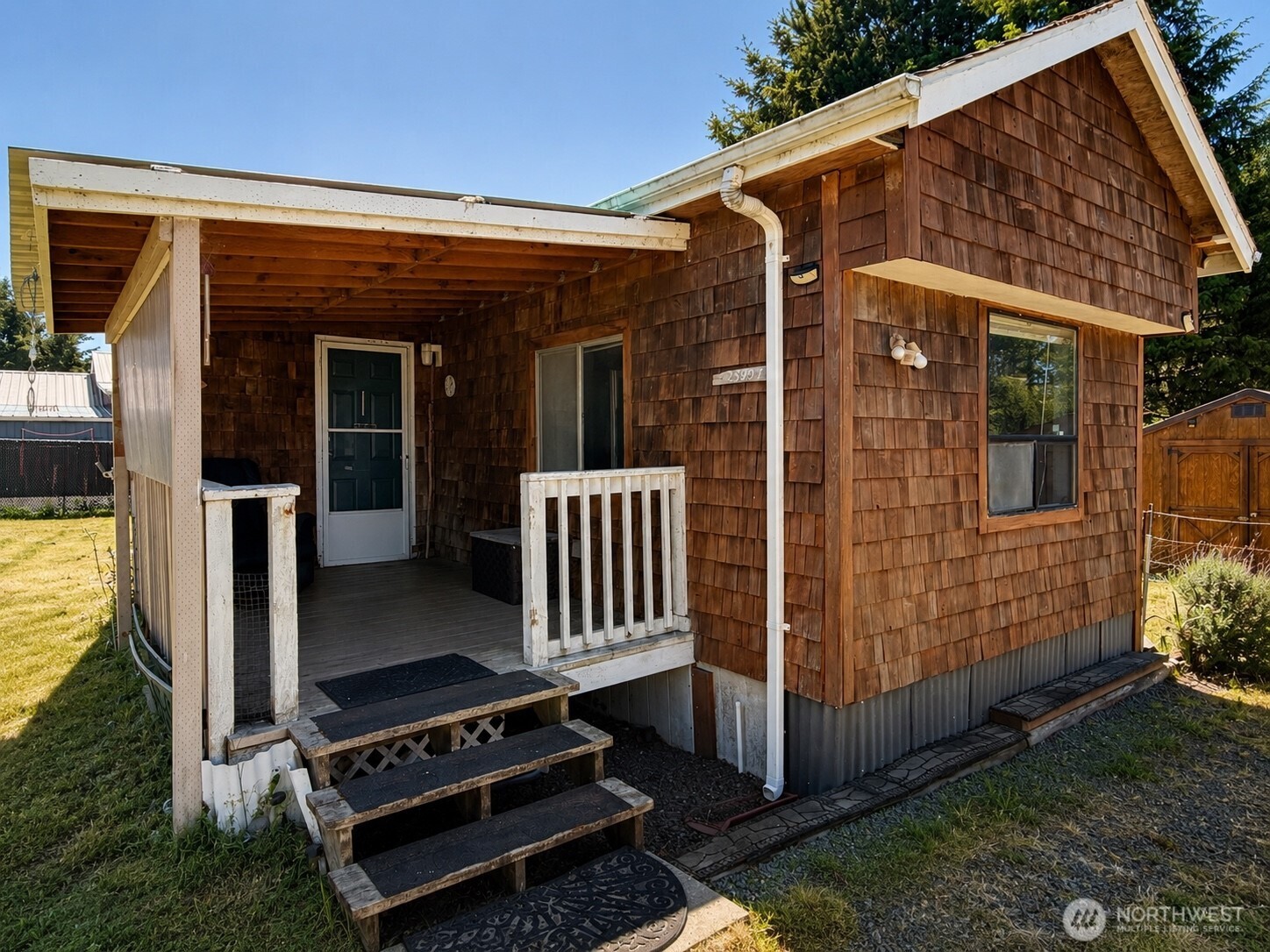 25007 Ash Place Property Photo 4