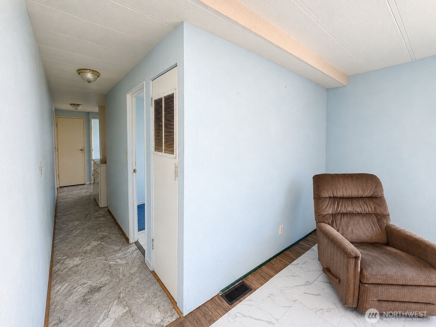 25007 Ash Place Property Photo 8